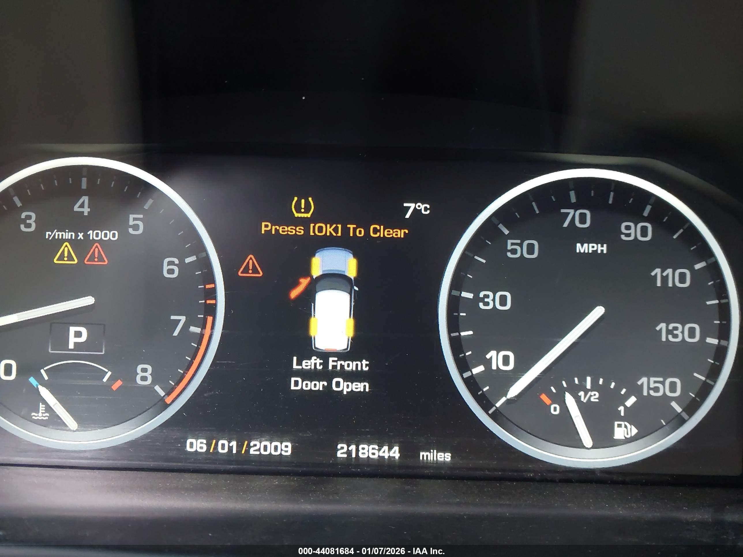 LAND ROVER image 7