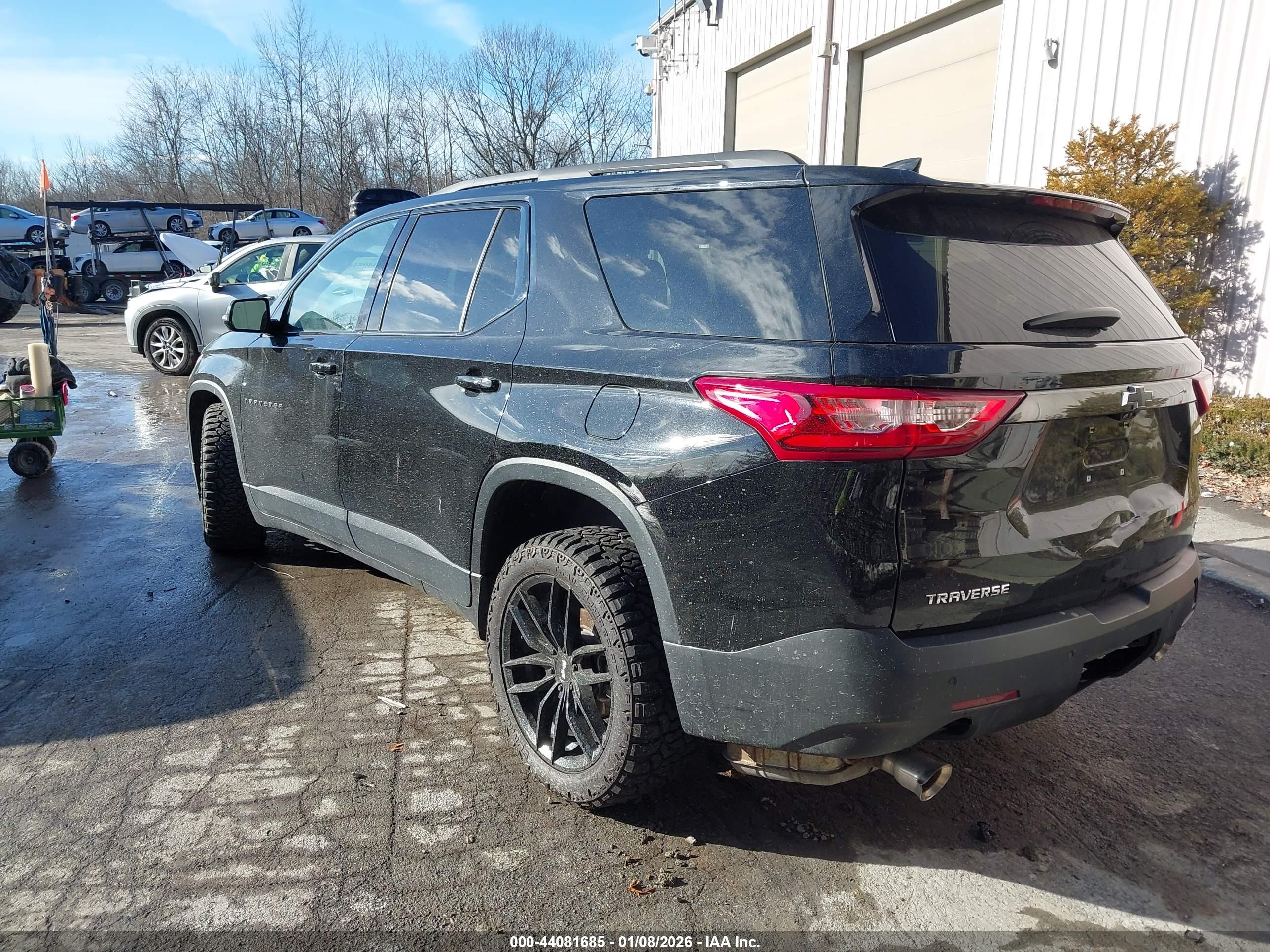 CHEVROLET TRAVERSE image 3