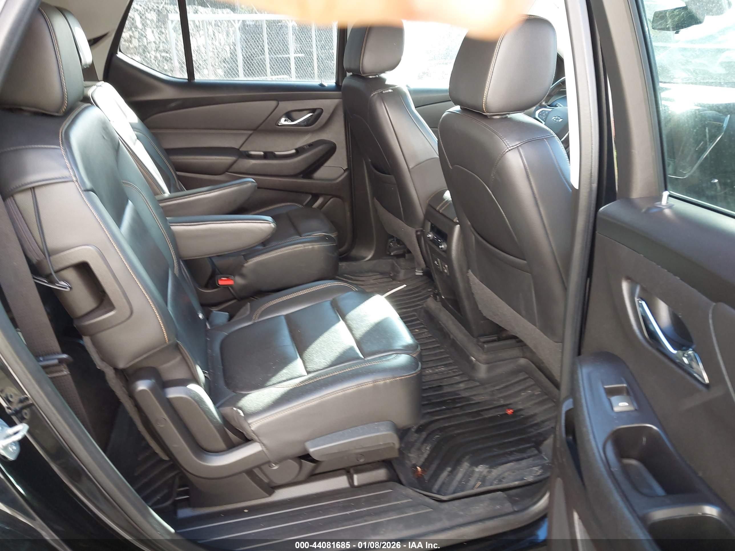 CHEVROLET TRAVERSE image 8