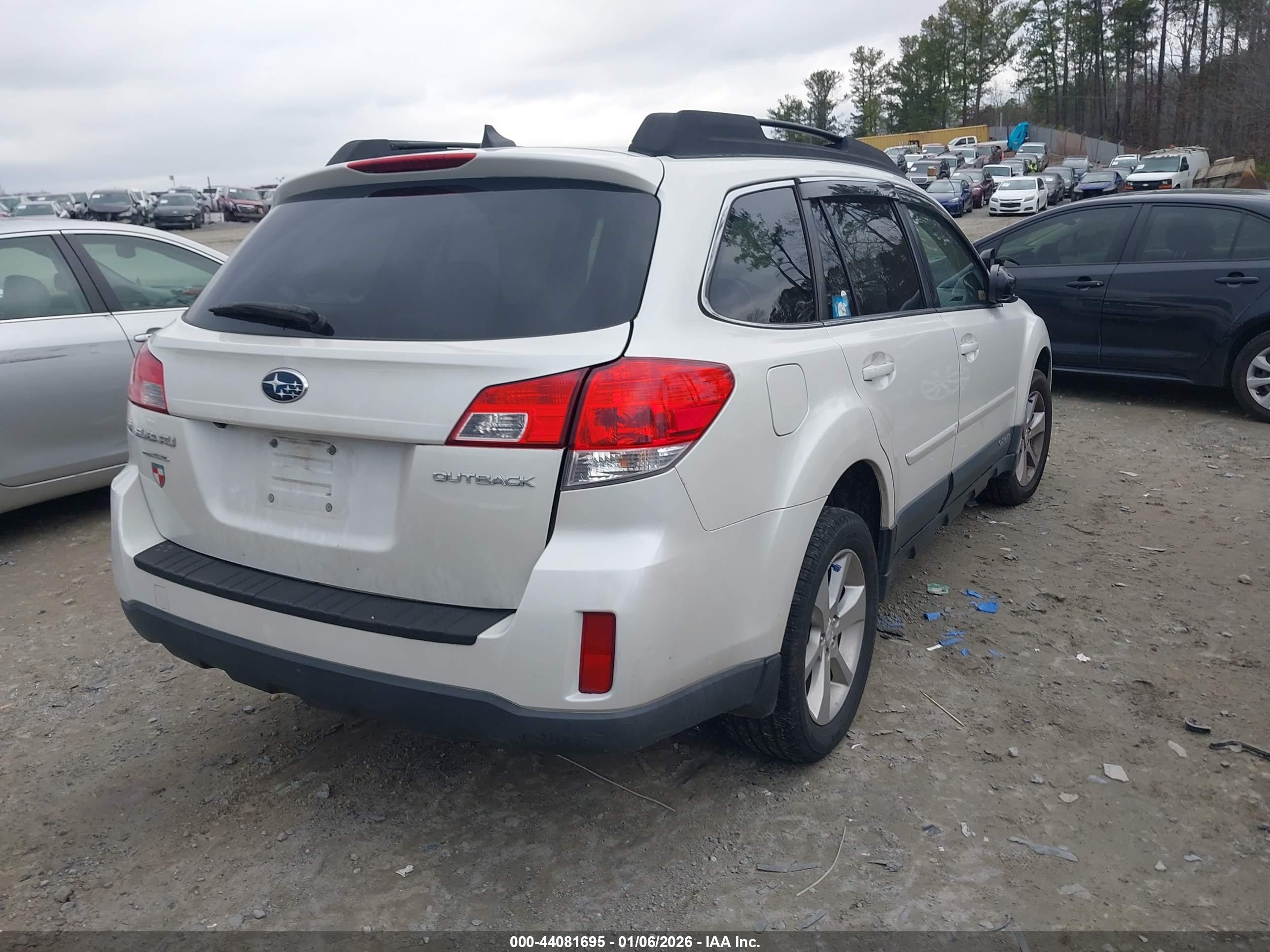 SUBARU OUTBACK image 4