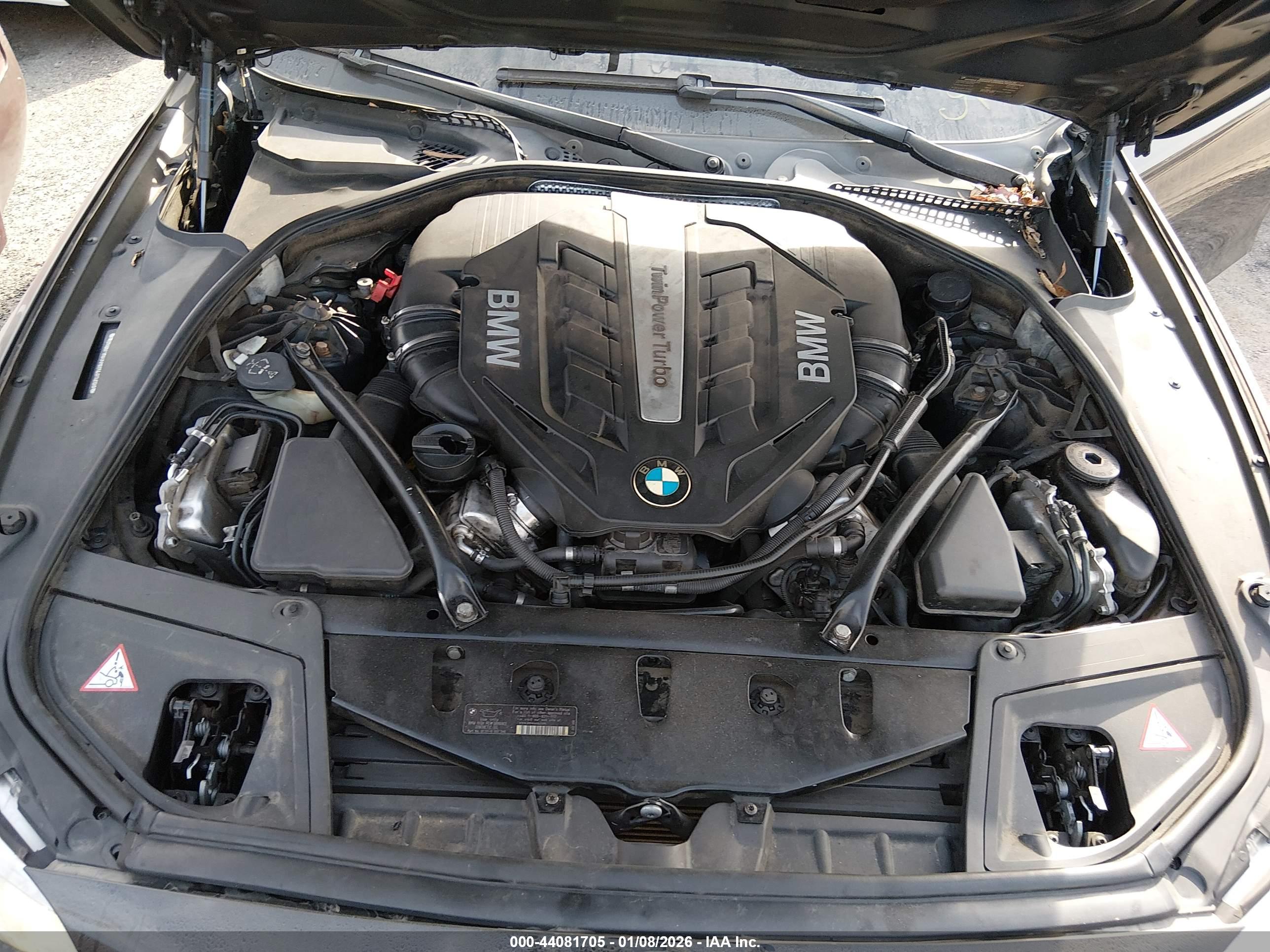 BMW 550I image 10