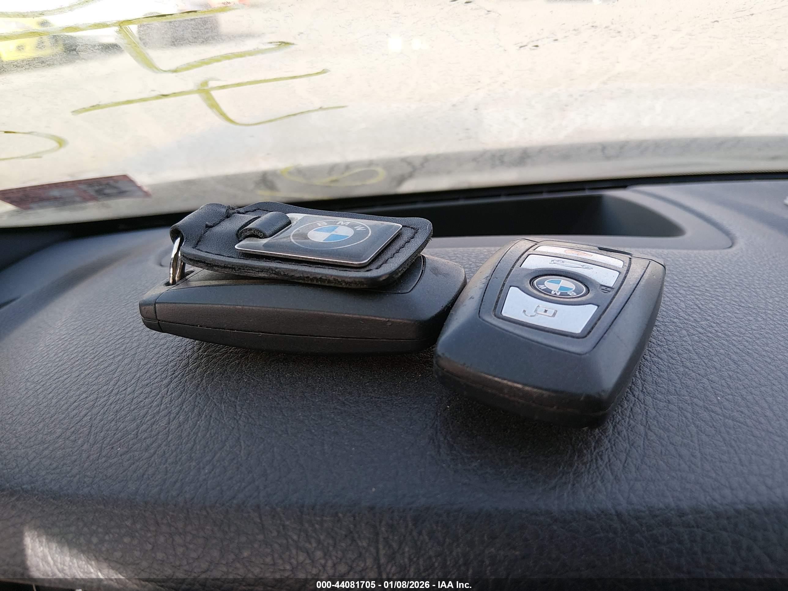BMW 550I image 11