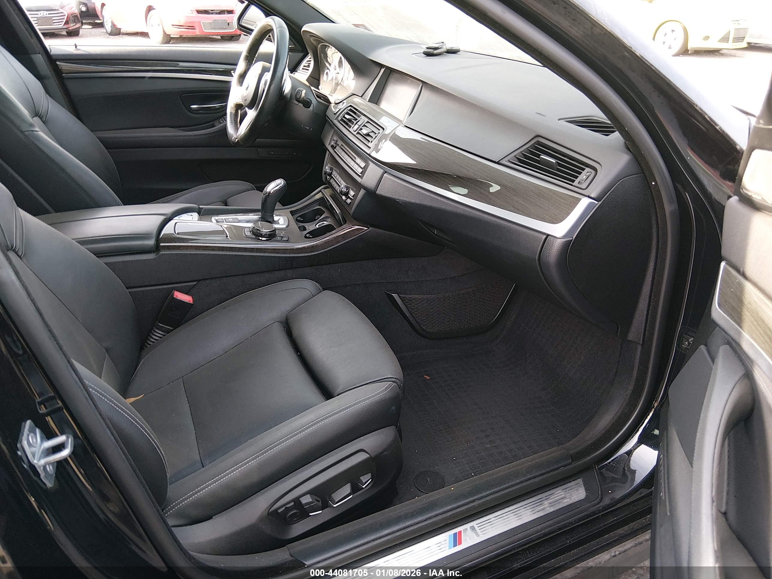 BMW 550I image 5