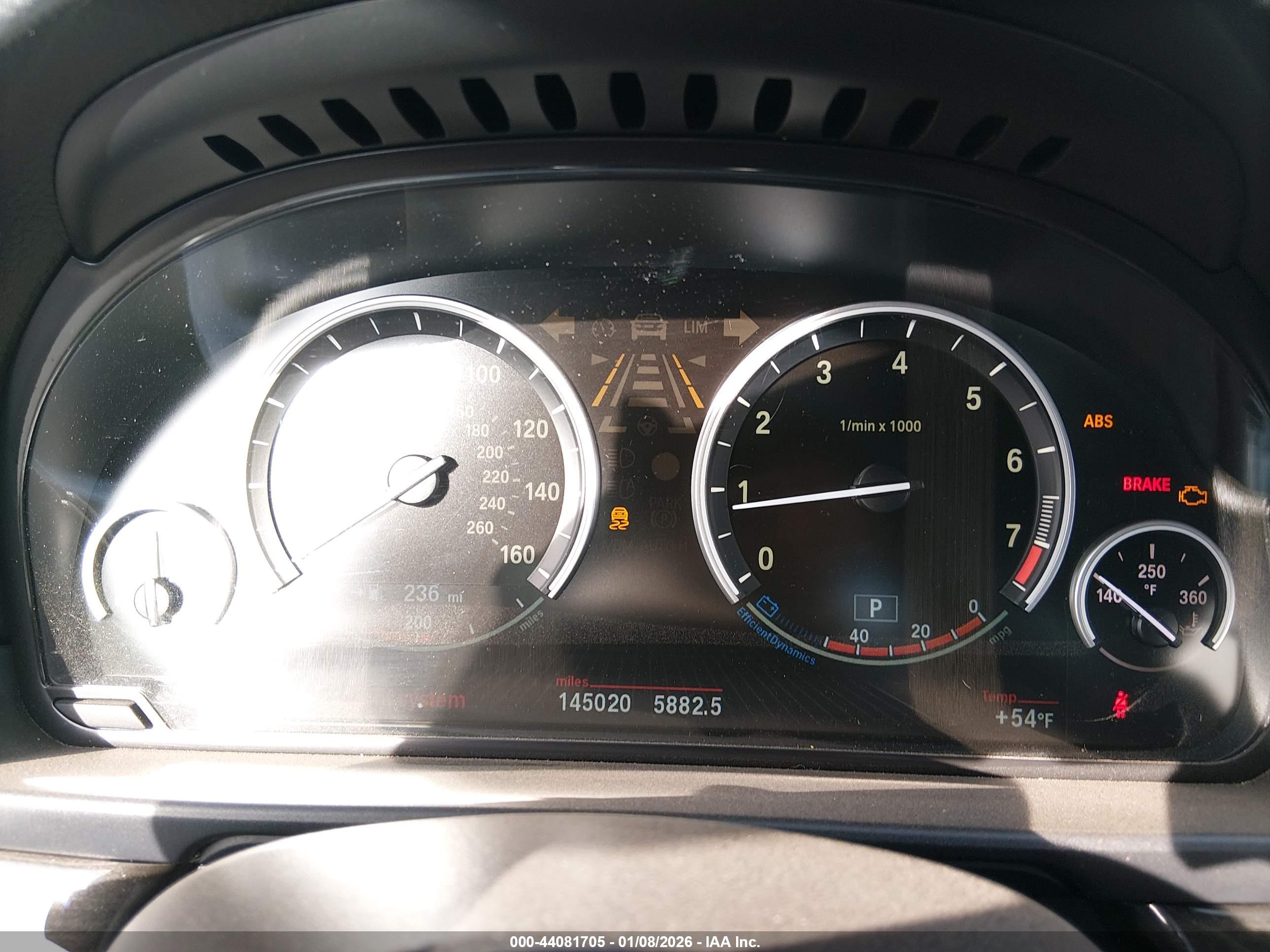 BMW 550I image 7