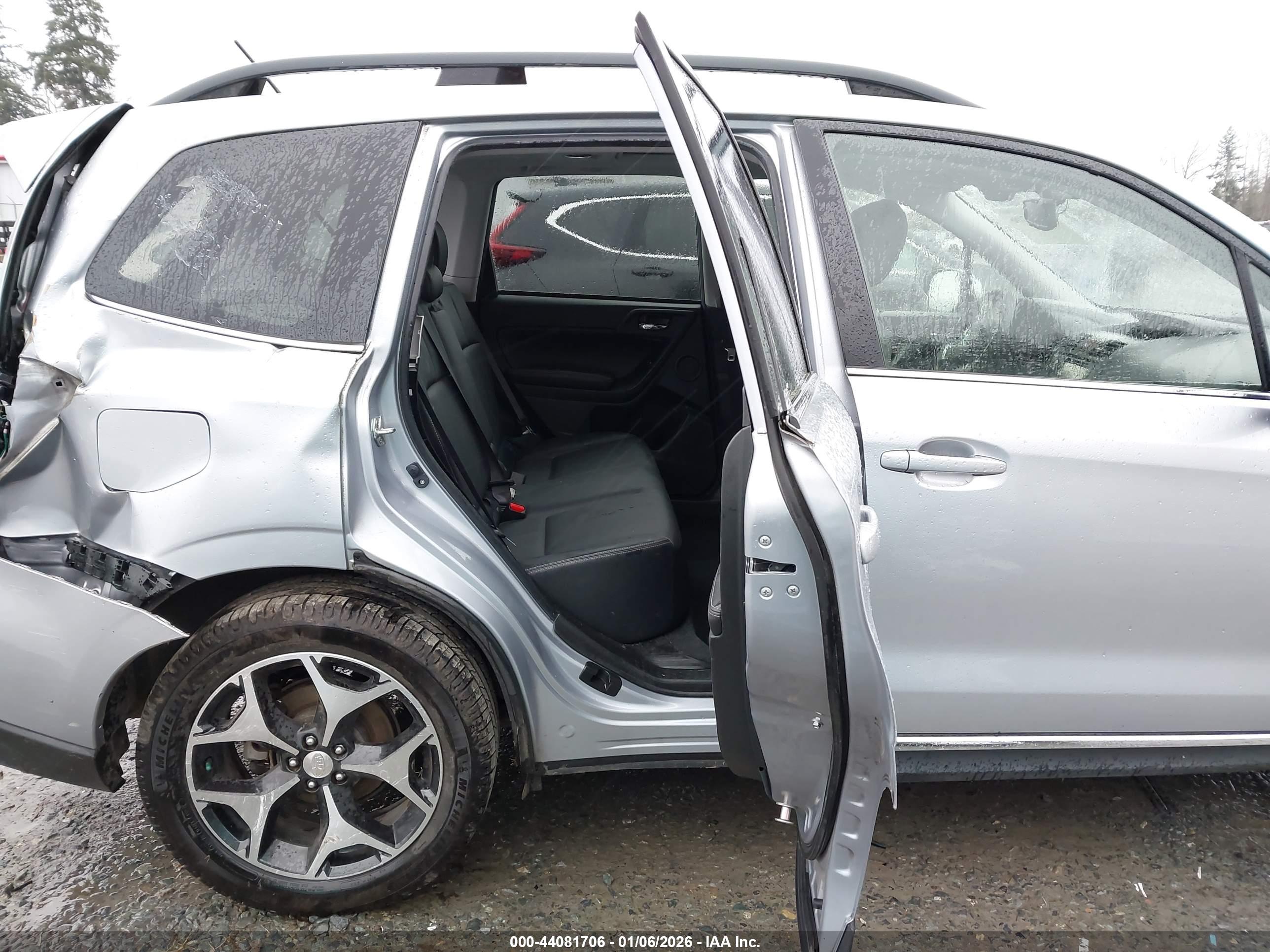 SUBARU FORESTER image 8