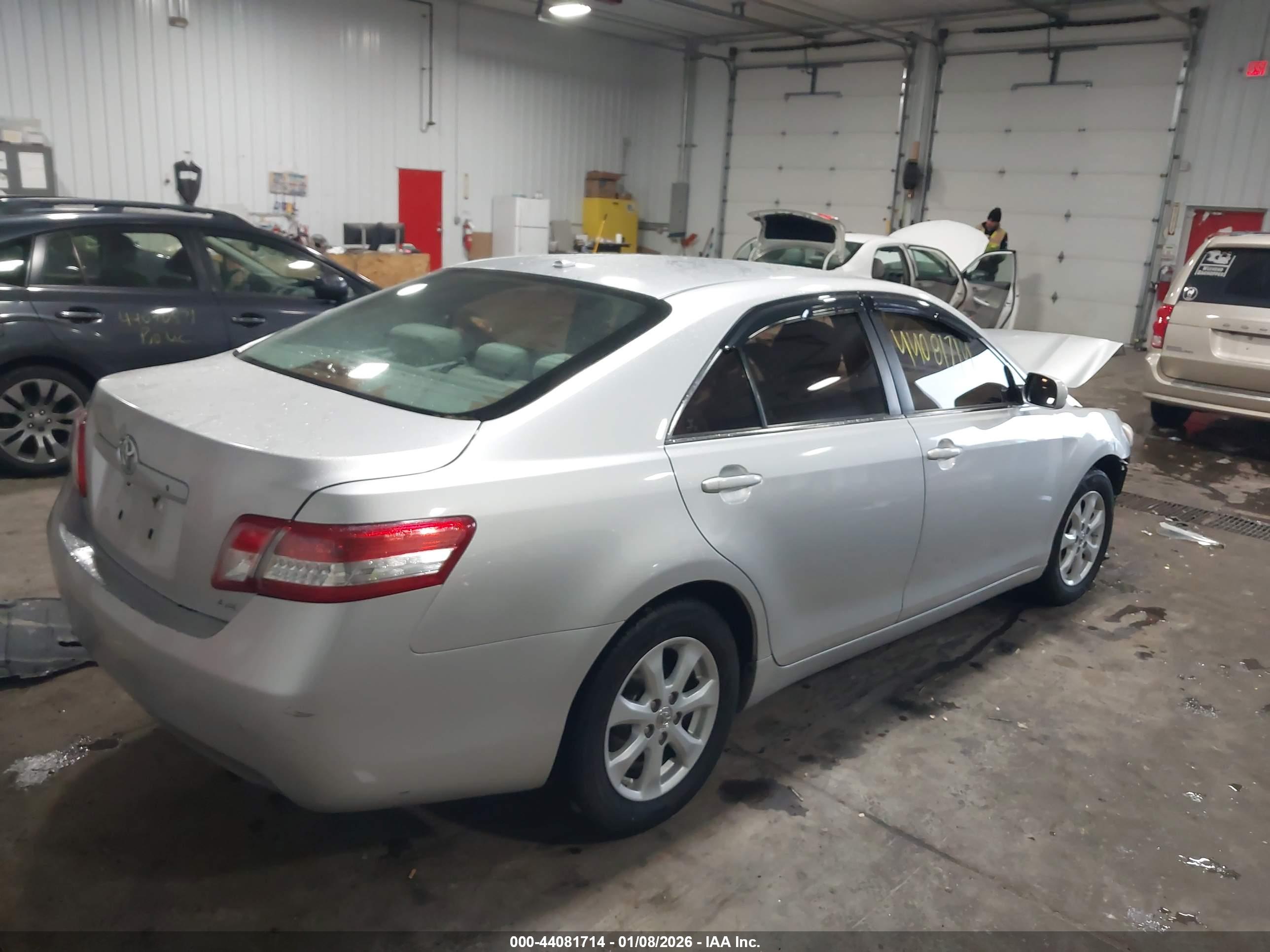 TOYOTA CAMRY image 4
