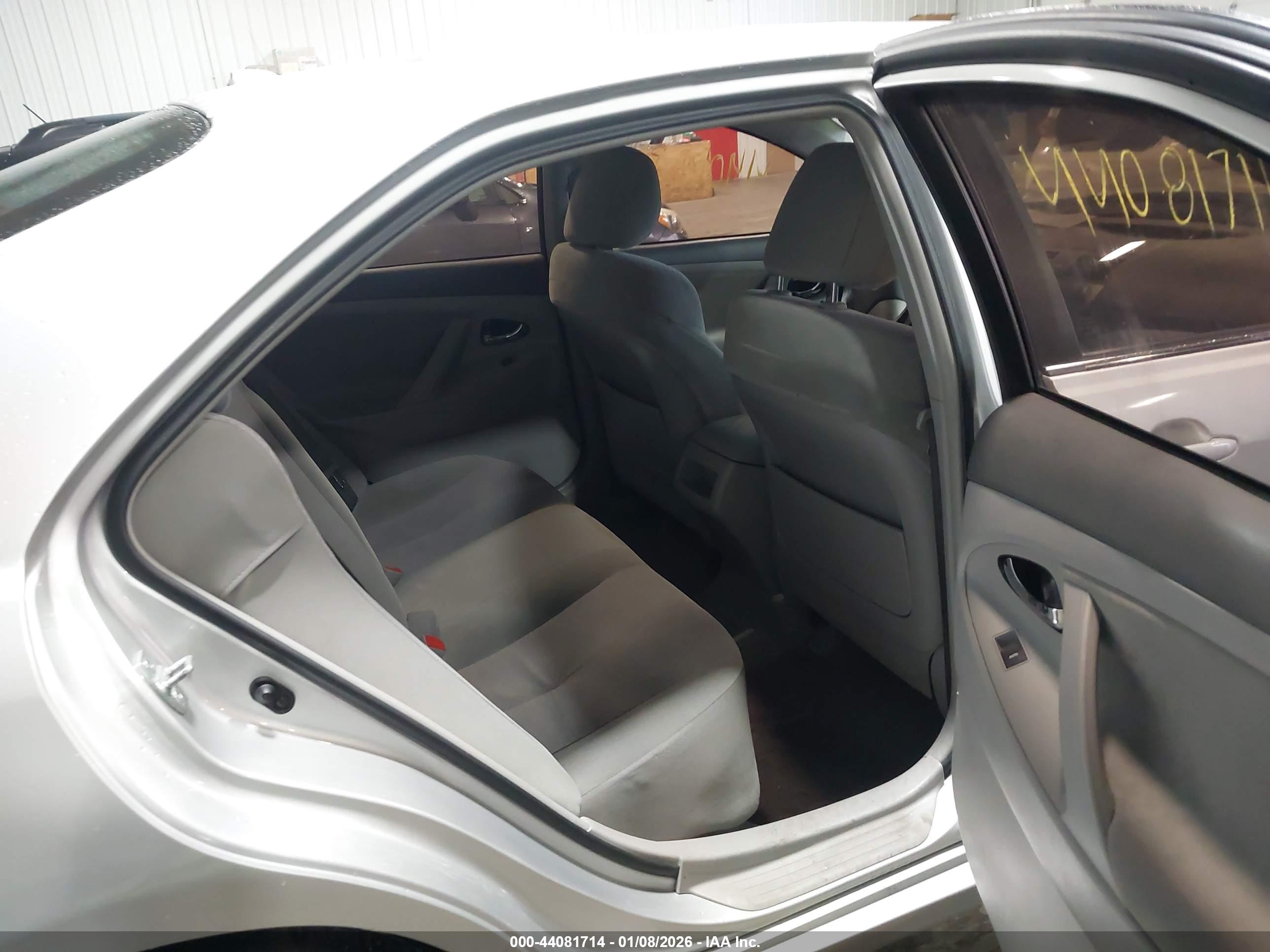 TOYOTA CAMRY image 8