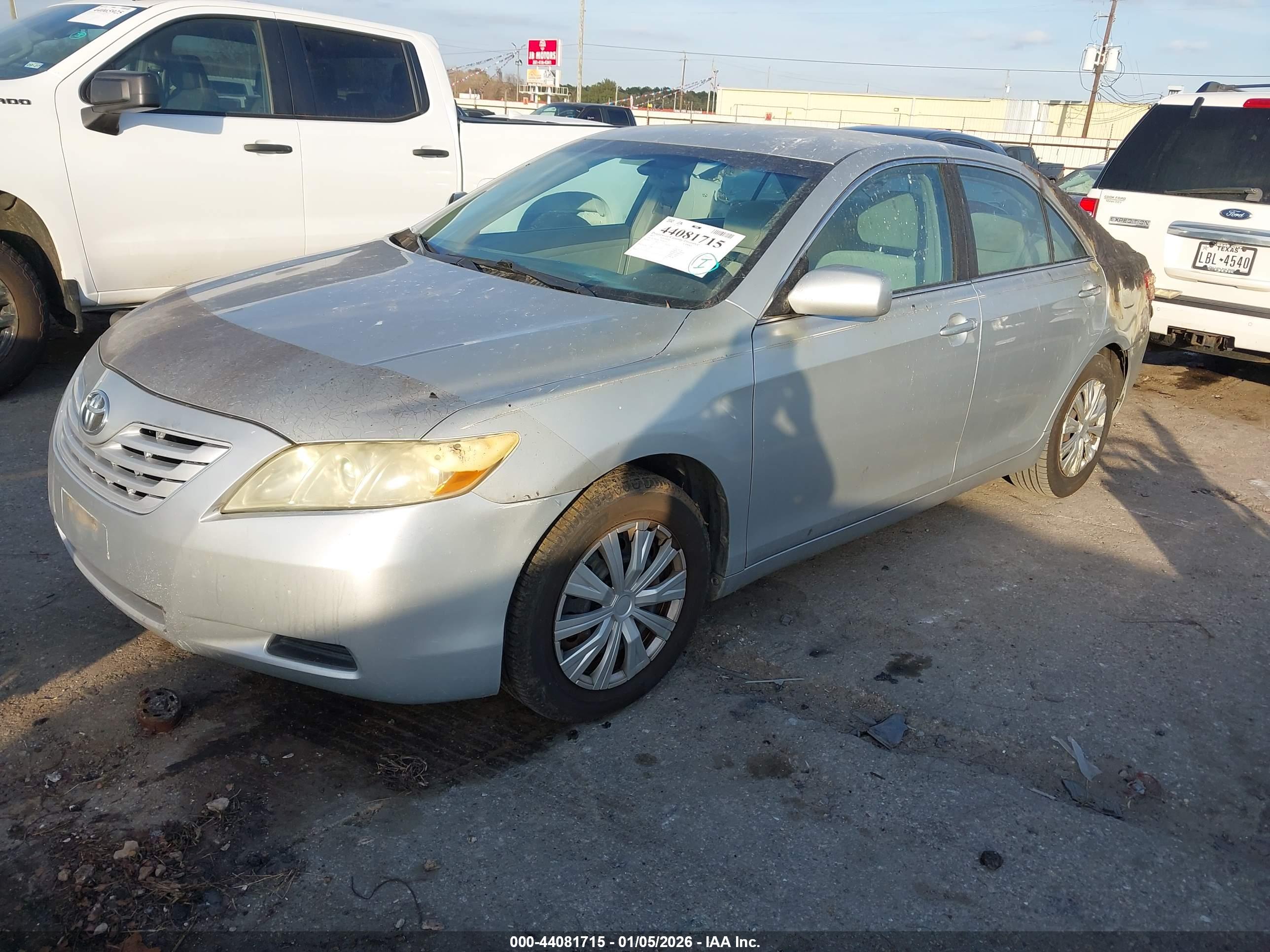 TOYOTA CAMRY image 2