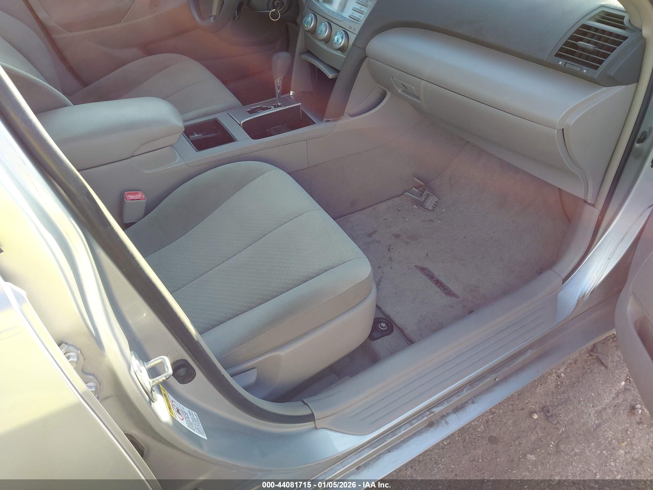 TOYOTA CAMRY image 5