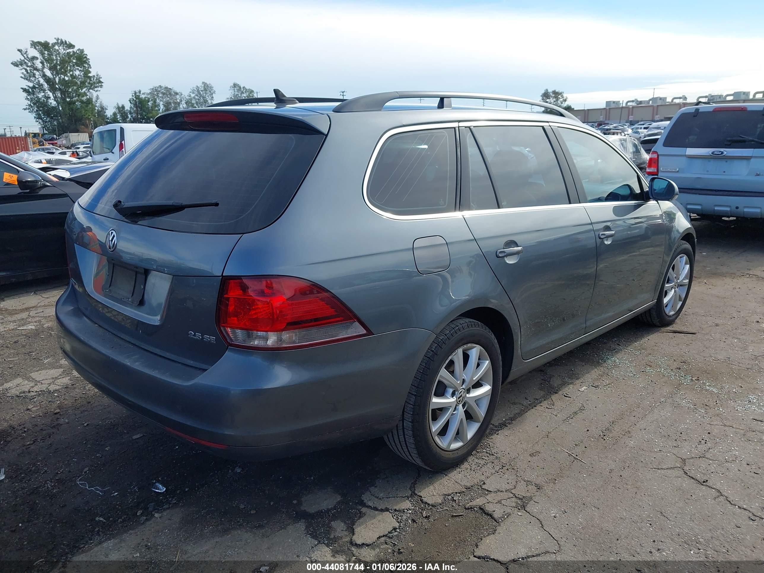 VOLKSWAGEN JETTA image 4