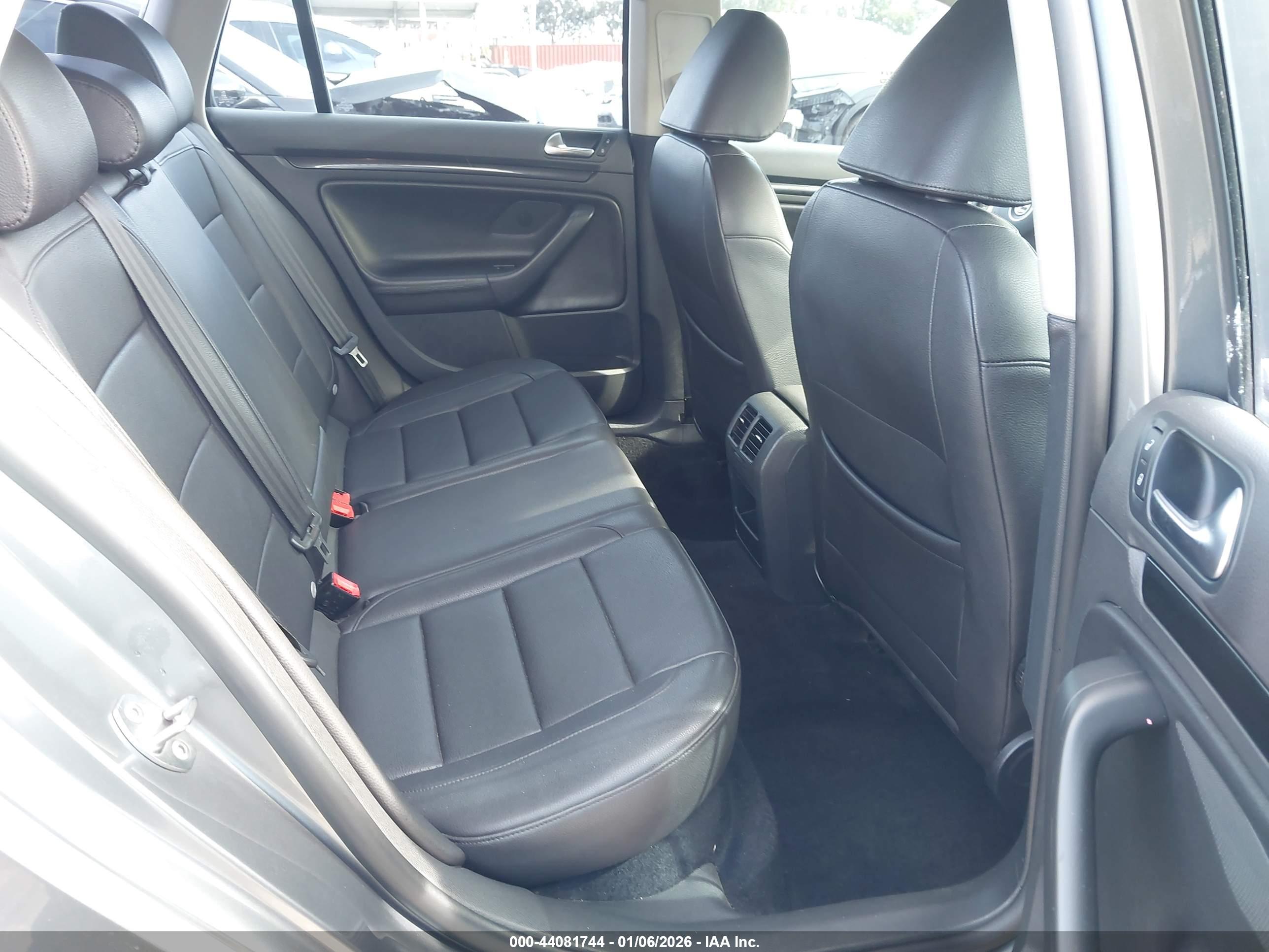VOLKSWAGEN JETTA image 8