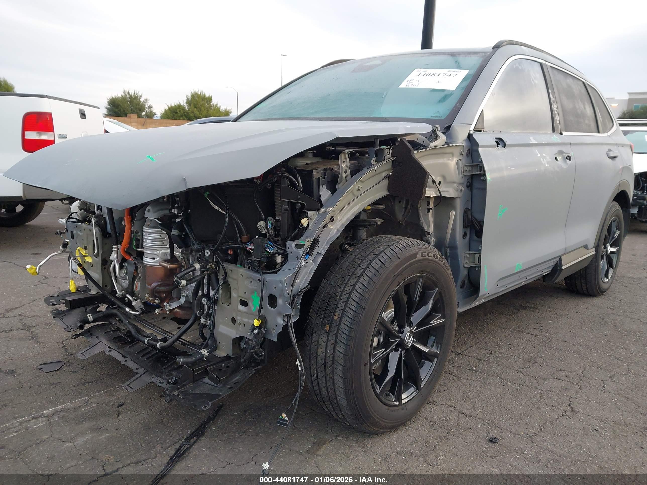 HONDA CR-V image 2