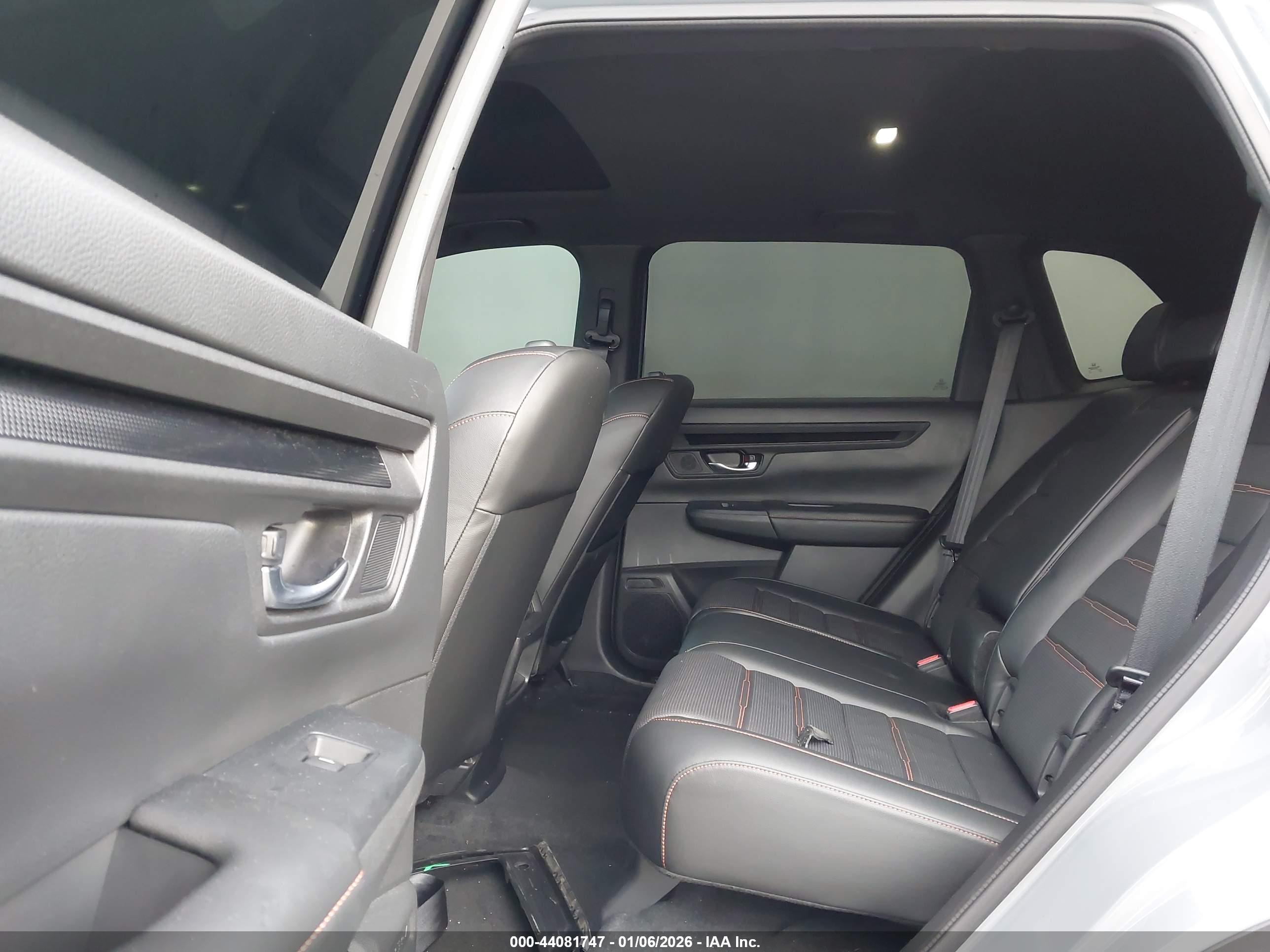 HONDA CR-V image 8