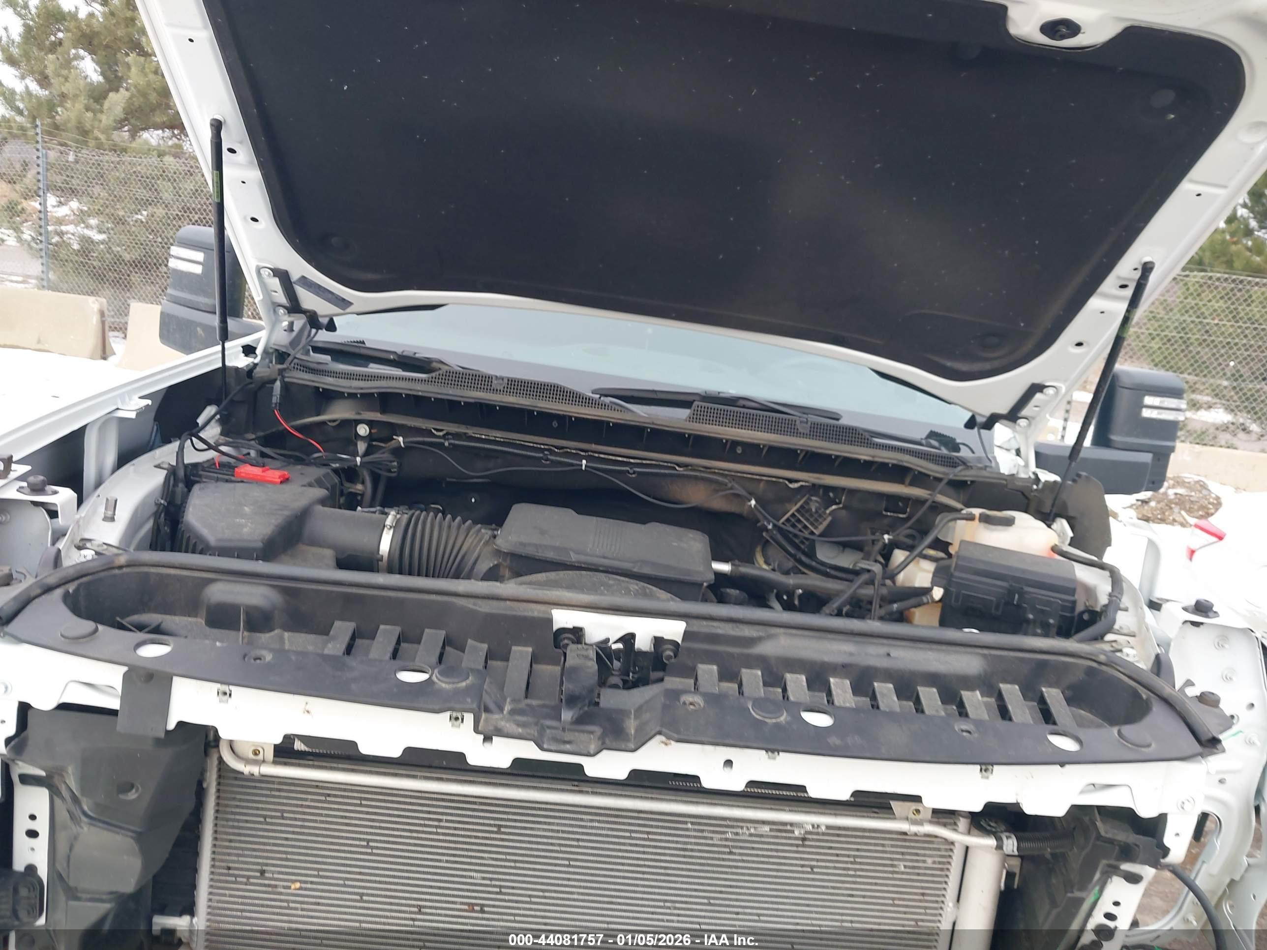 CHEVROLET SILVERADO image 10