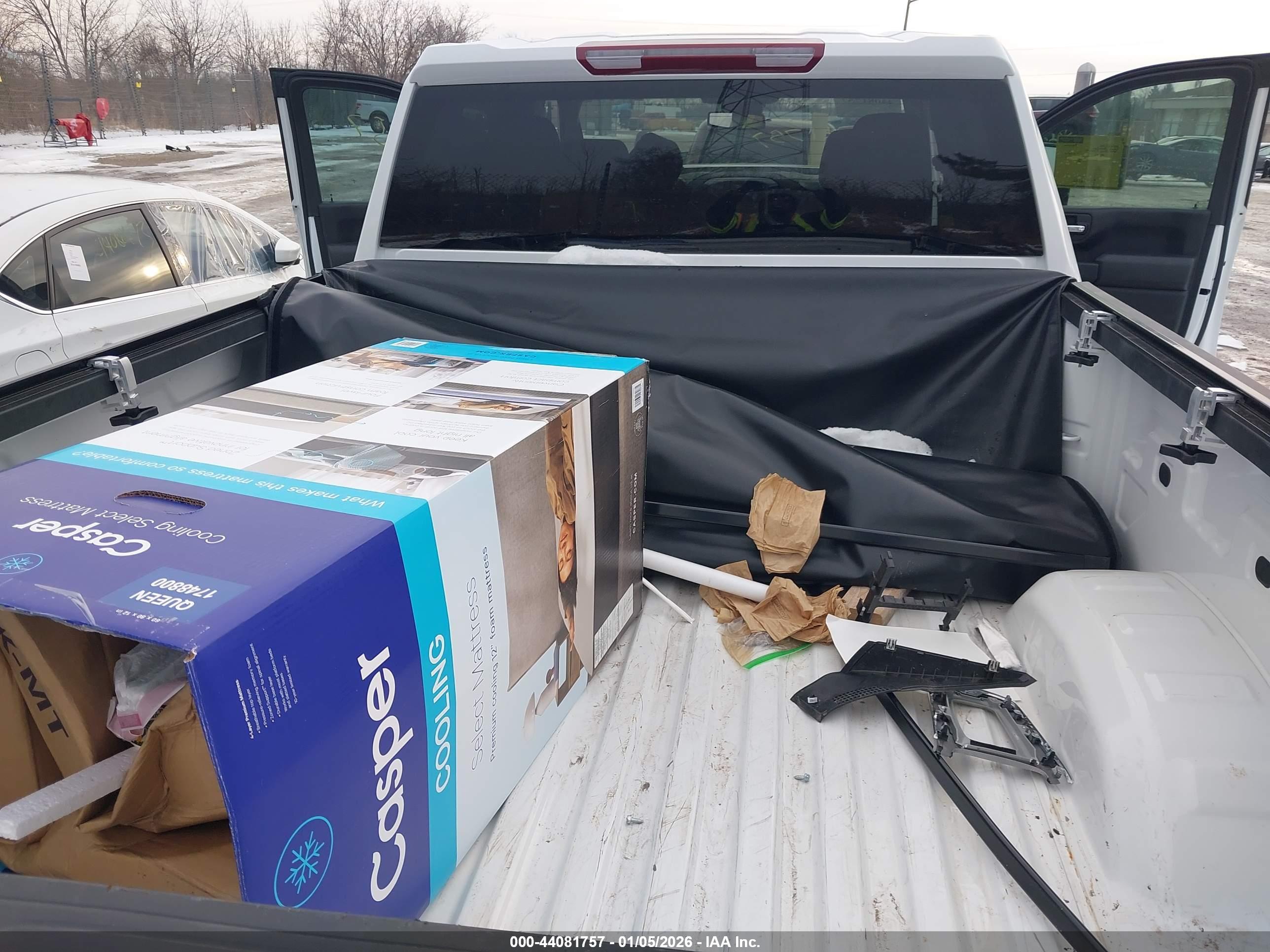 CHEVROLET SILVERADO image 7