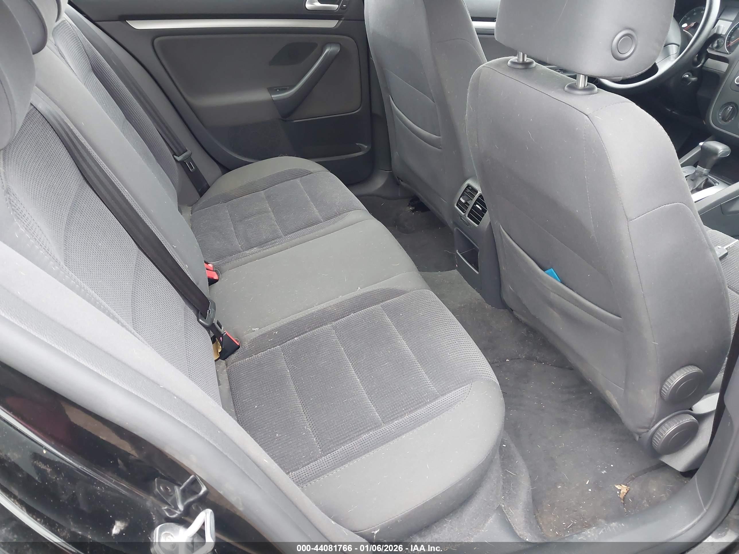 VOLKSWAGEN JETTA image 8