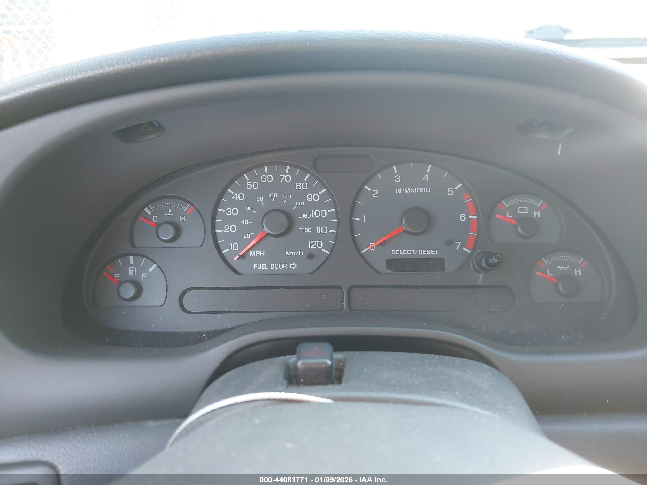 FORD MUSTANG image 7