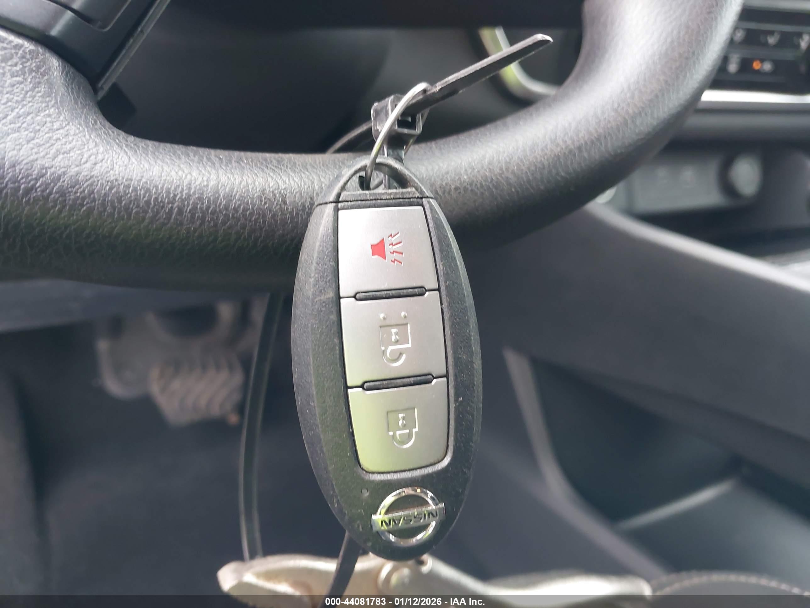 NISSAN ROGUE image 11