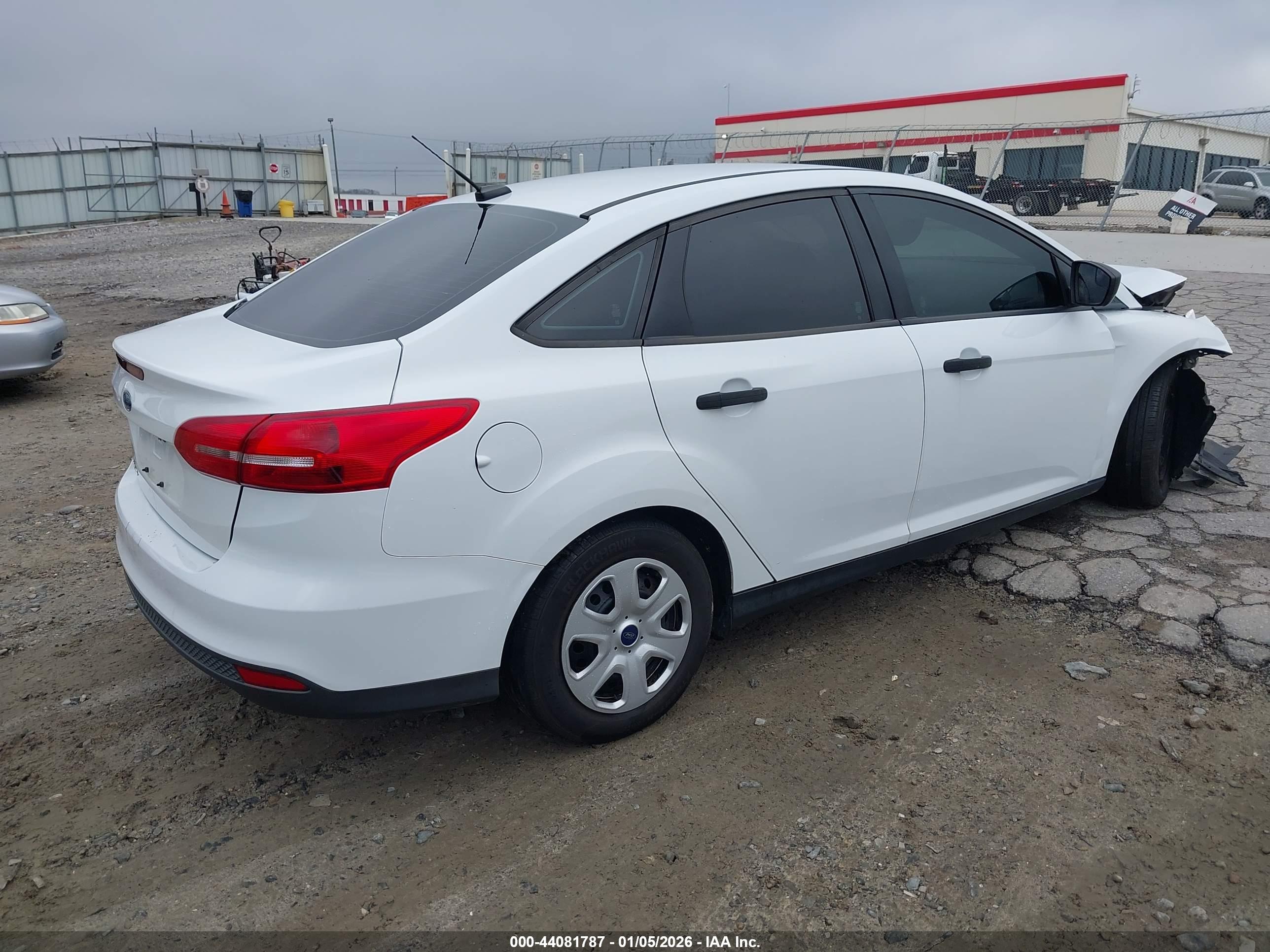 FORD FOCUS image 4