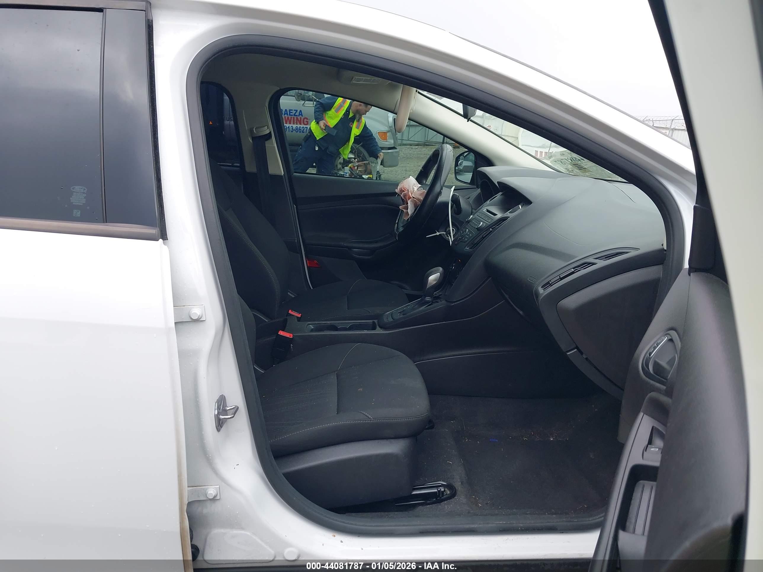 FORD FOCUS image 5
