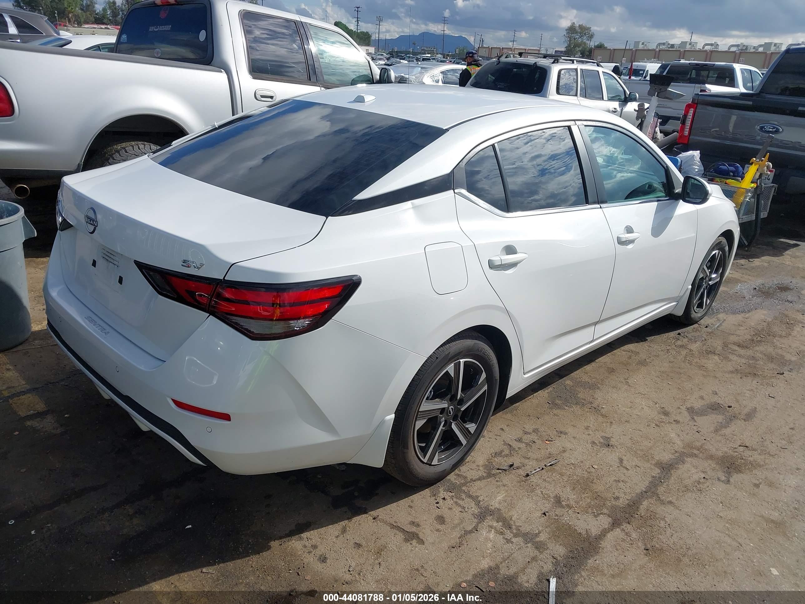 NISSAN SENTRA image 4