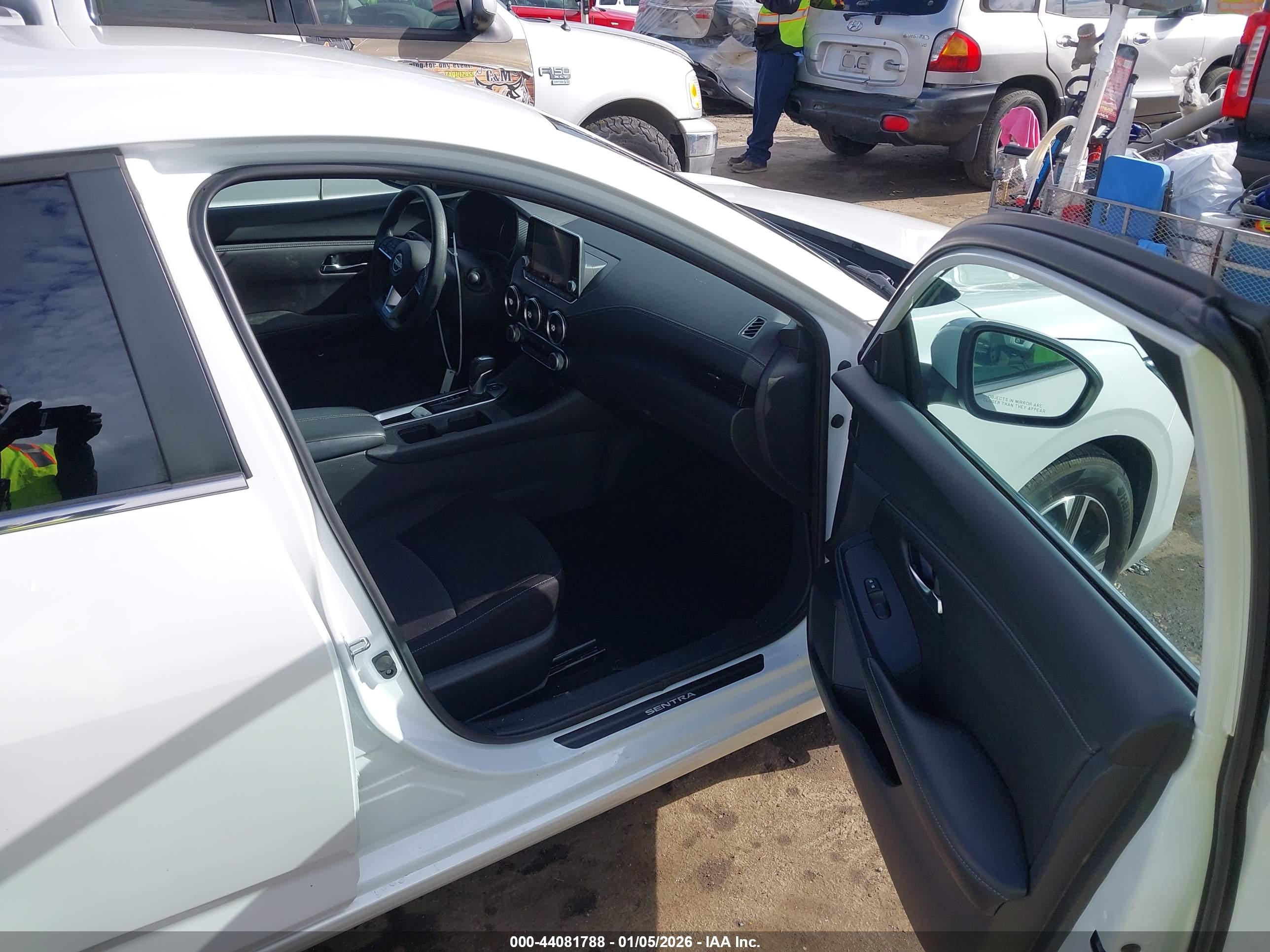 NISSAN SENTRA image 5