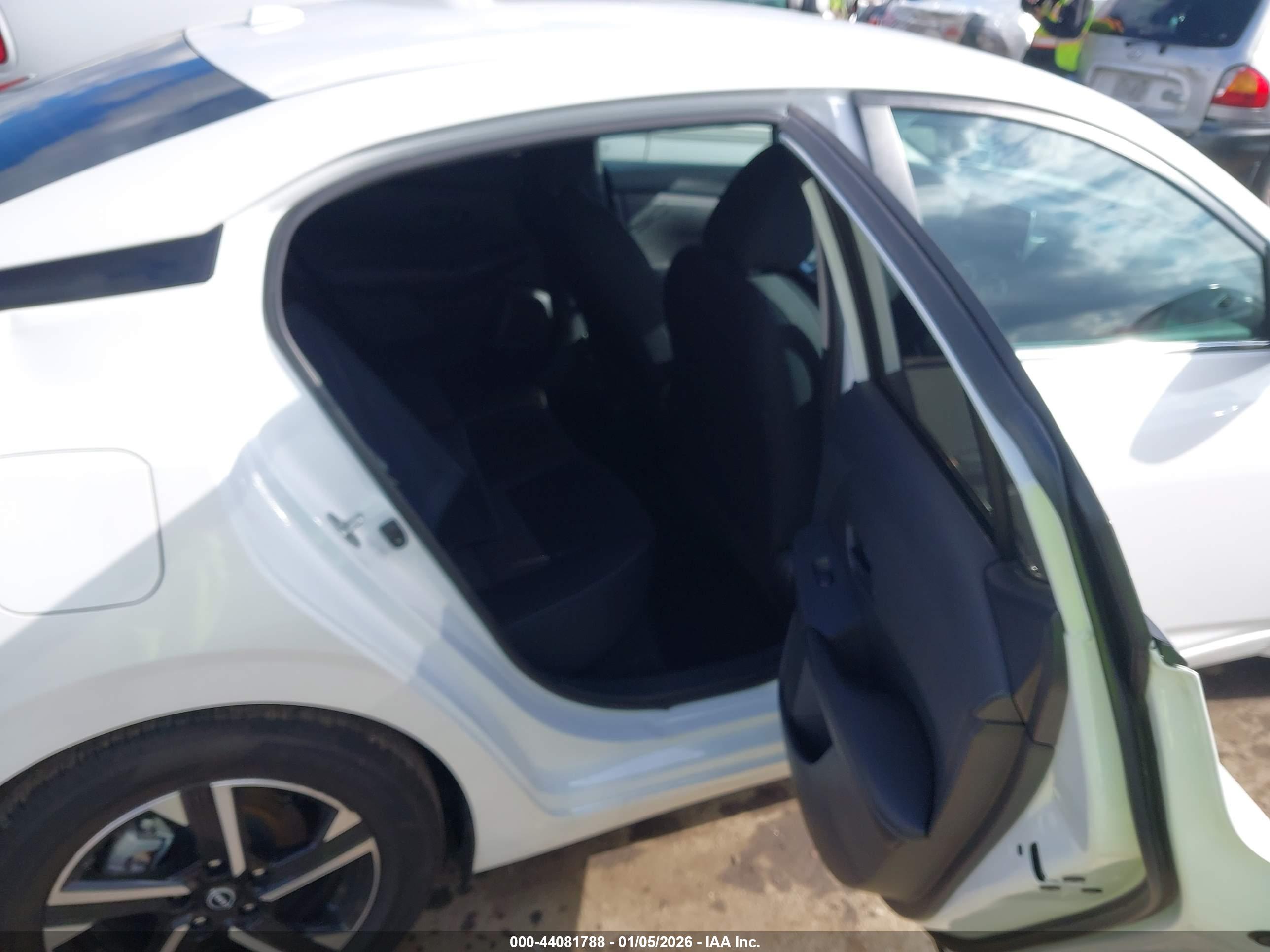 NISSAN SENTRA image 8
