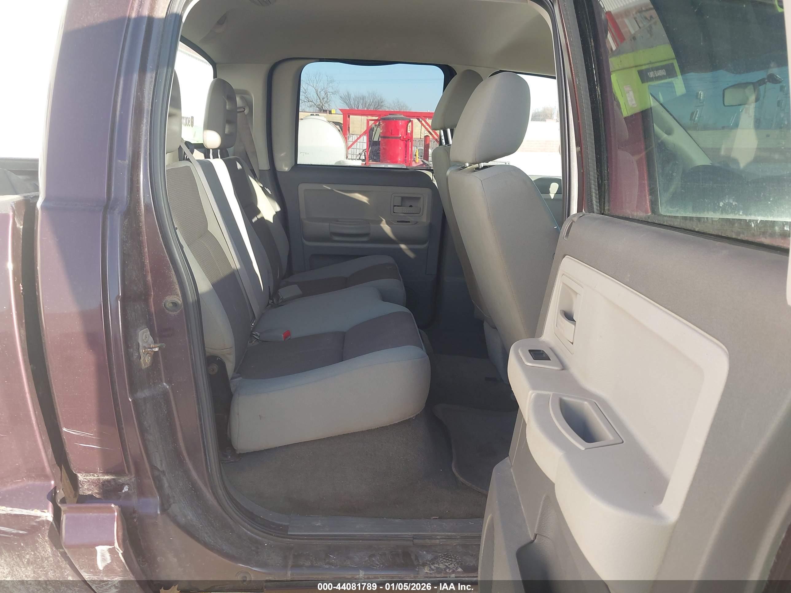 DODGE DAKOTA image 8