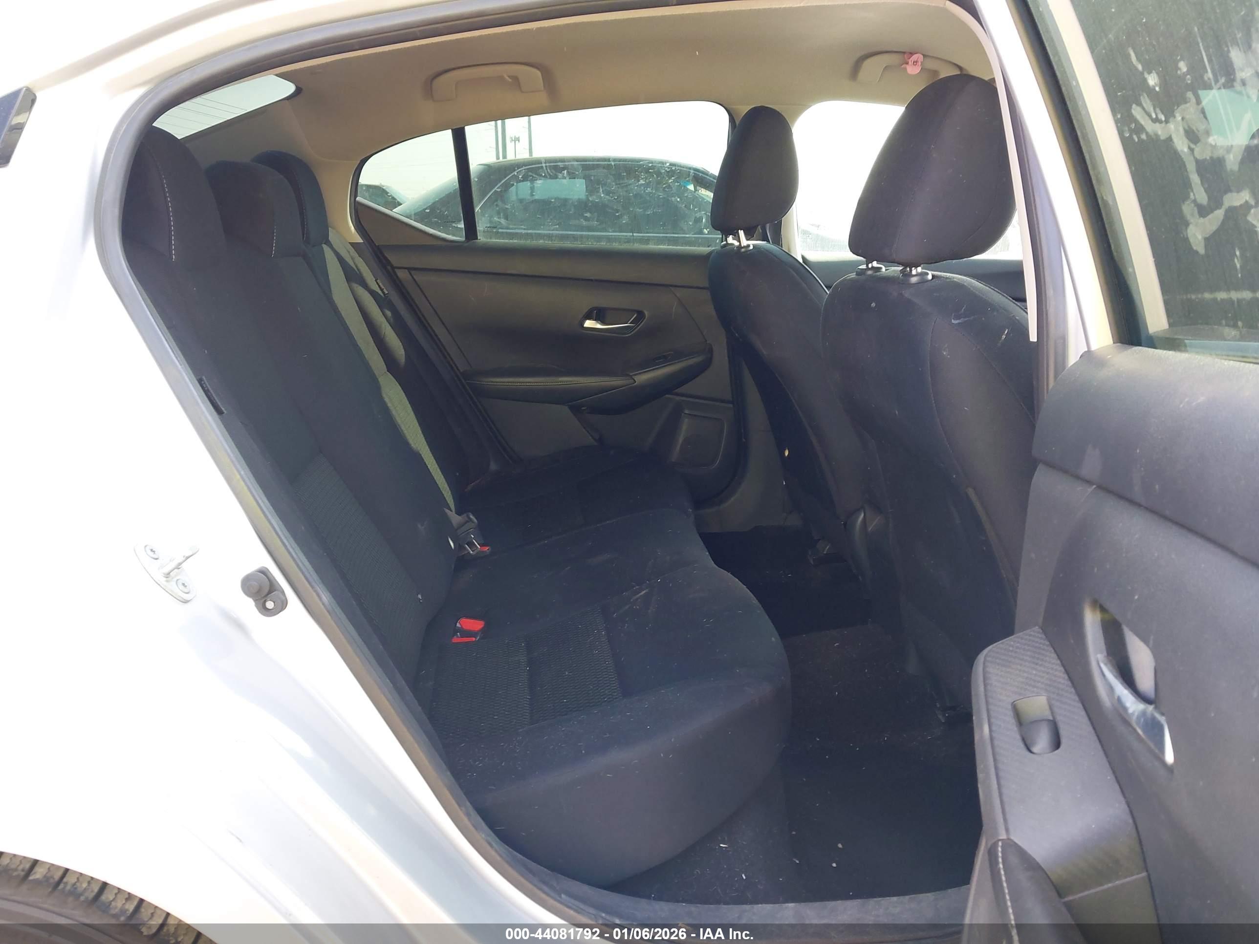 NISSAN SENTRA image 8