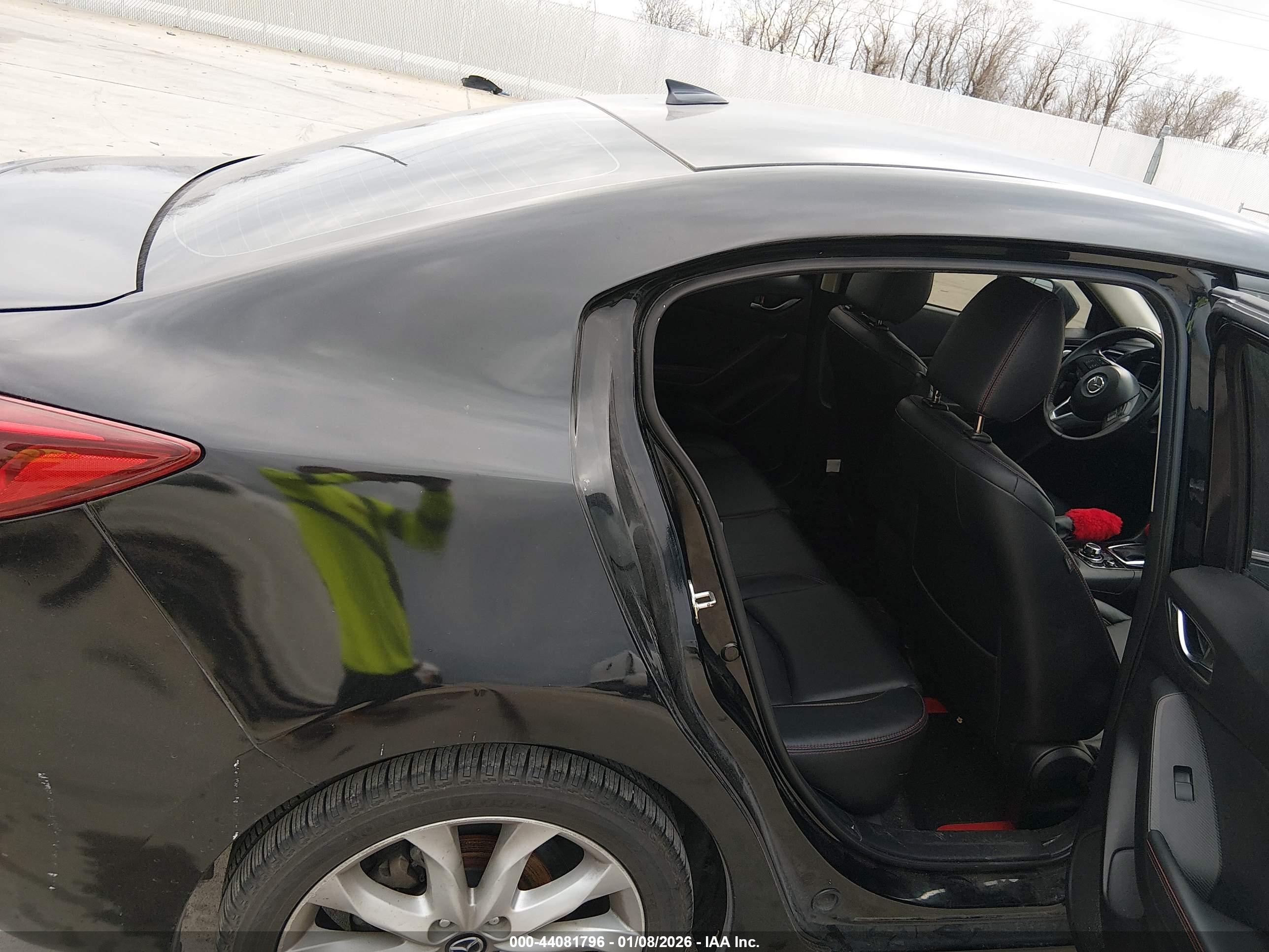 MAZDA MAZDA3 image 8