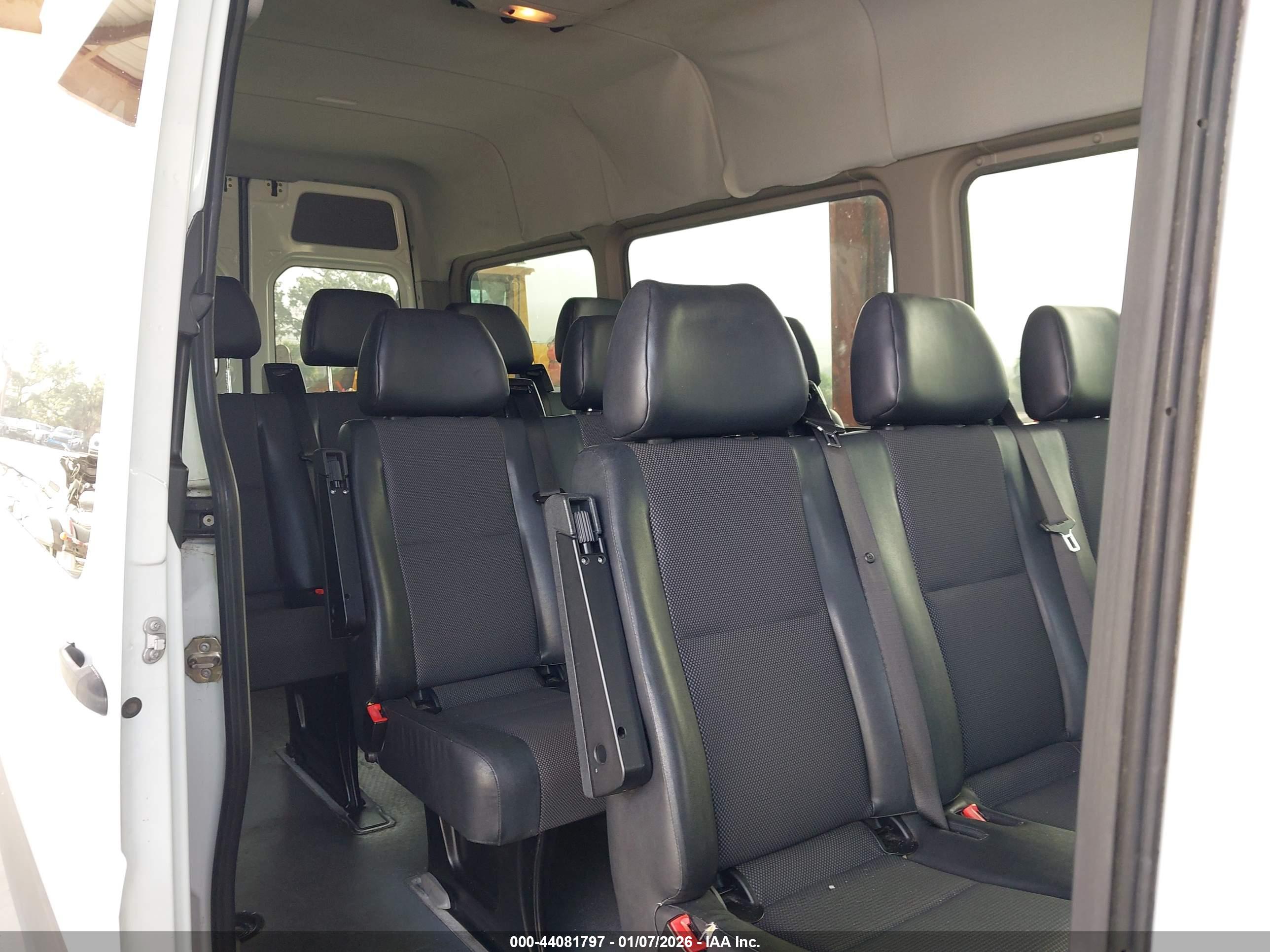 MERCEDES-BENZ SPRINTER image 8