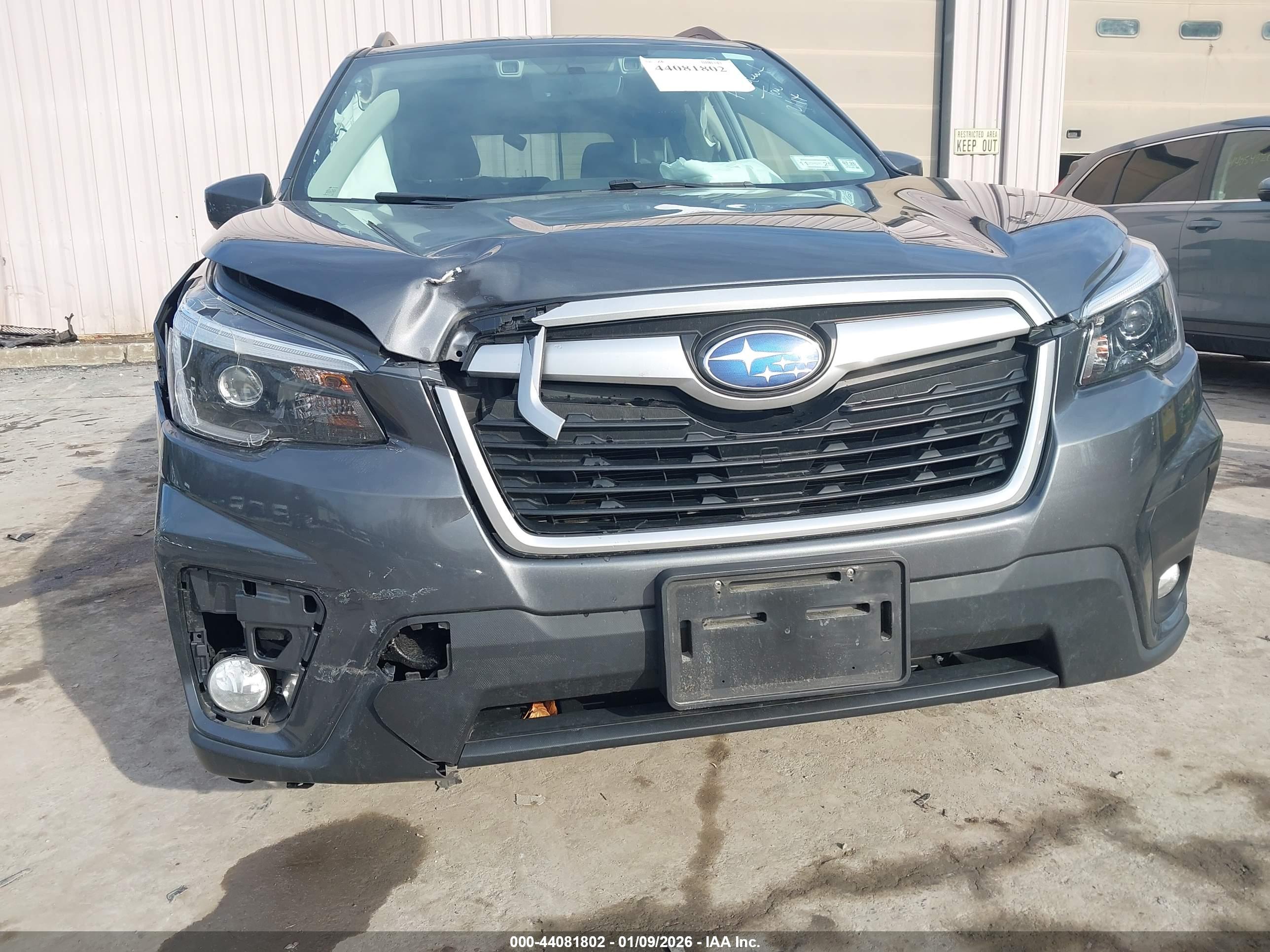 SUBARU FORESTER image 6