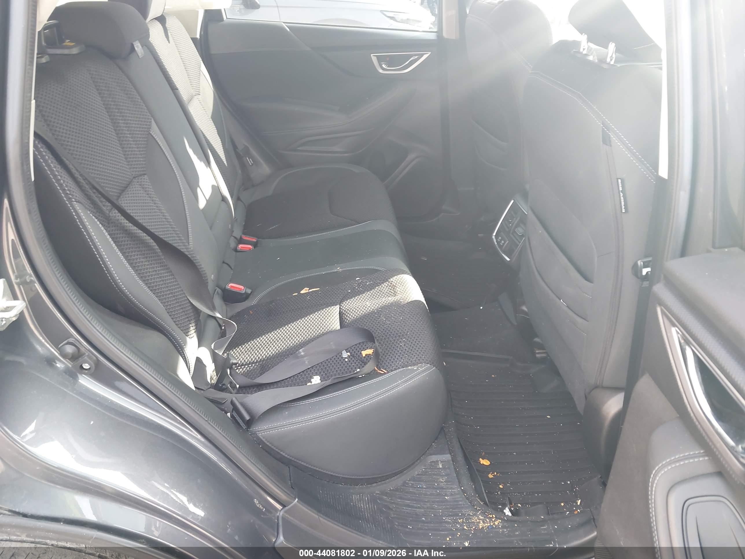 SUBARU FORESTER image 8