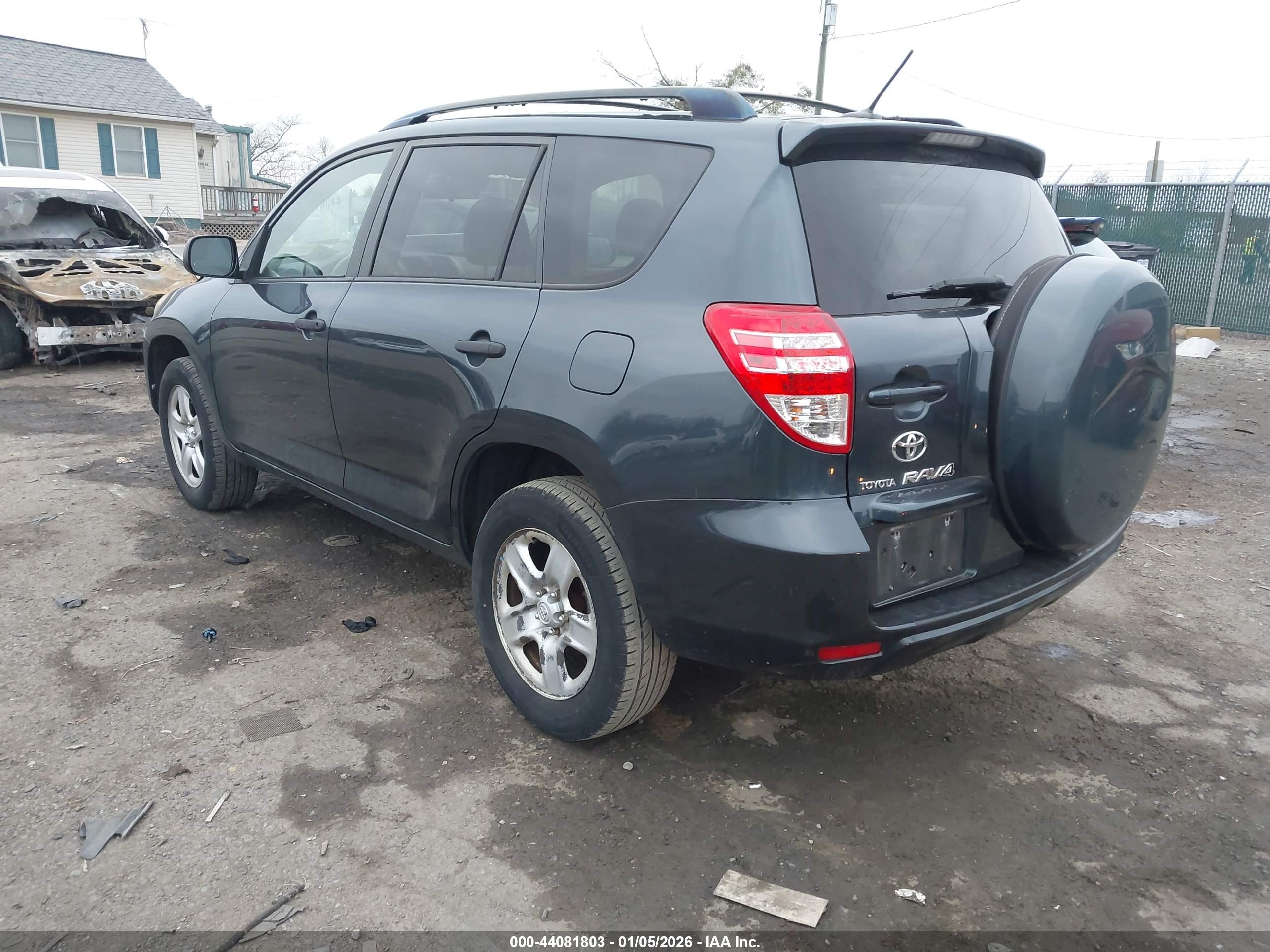 TOYOTA RAV4 image 3