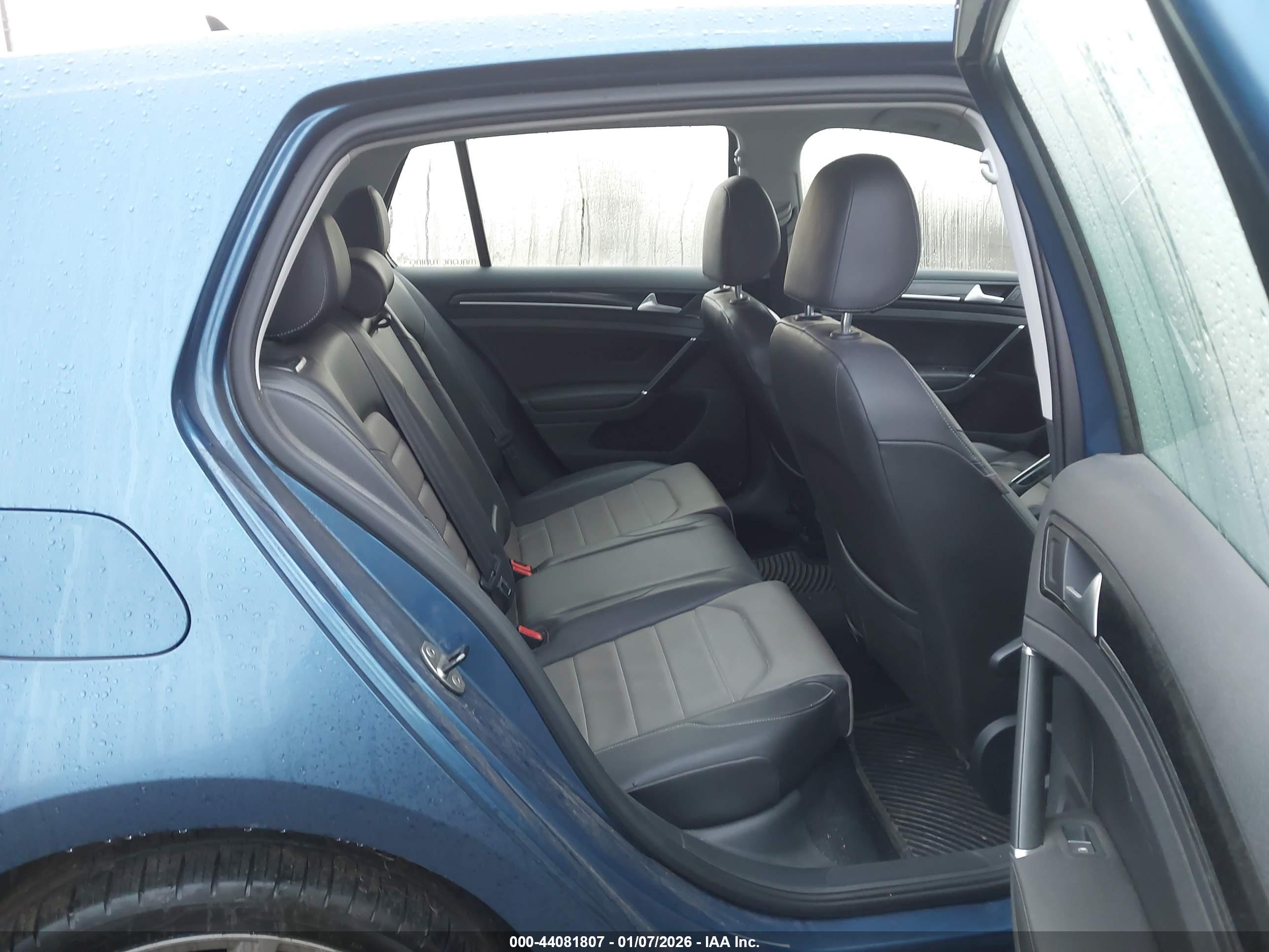 VOLKSWAGEN GOLF image 8