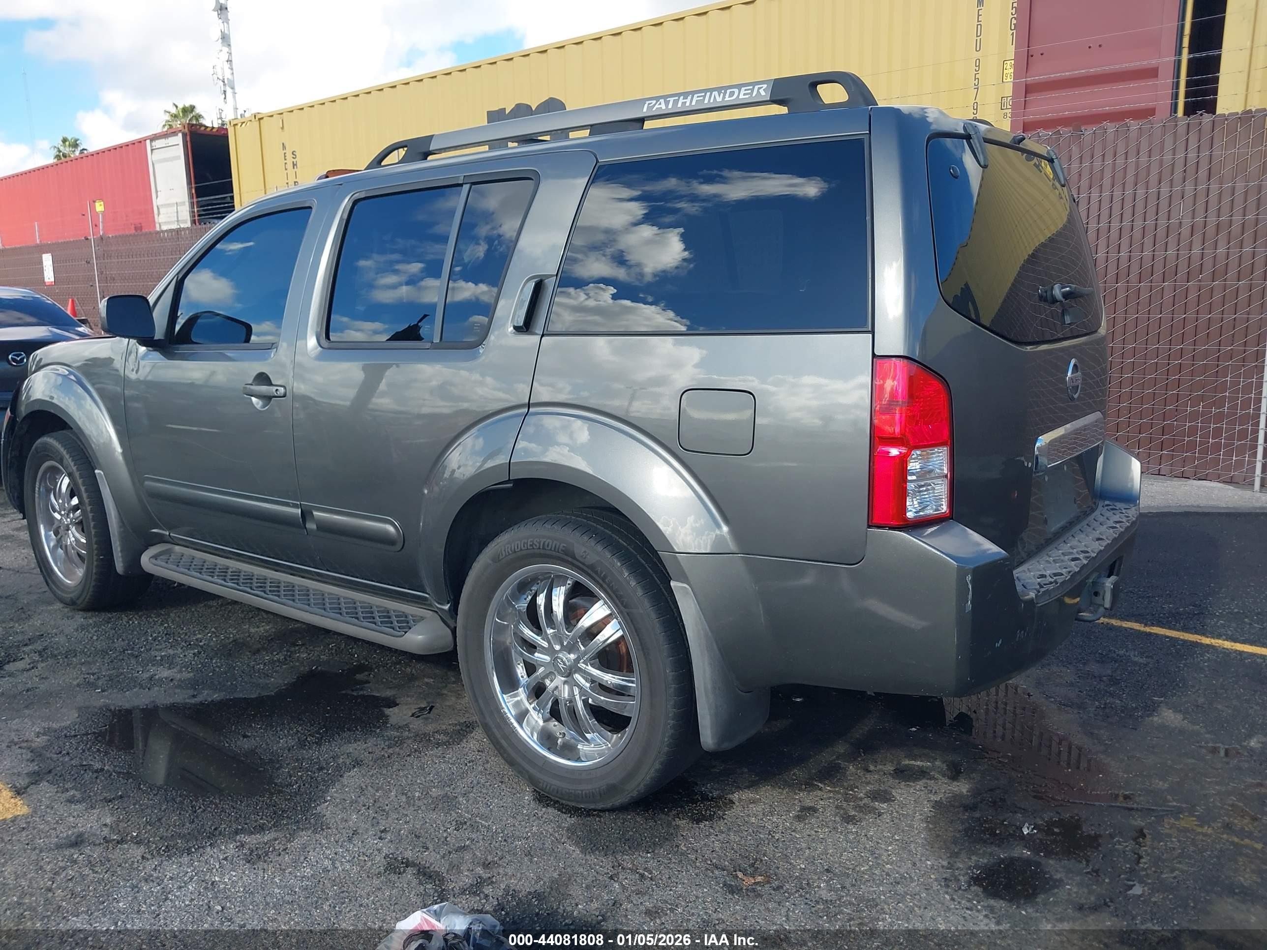 NISSAN PATHFINDER image 3