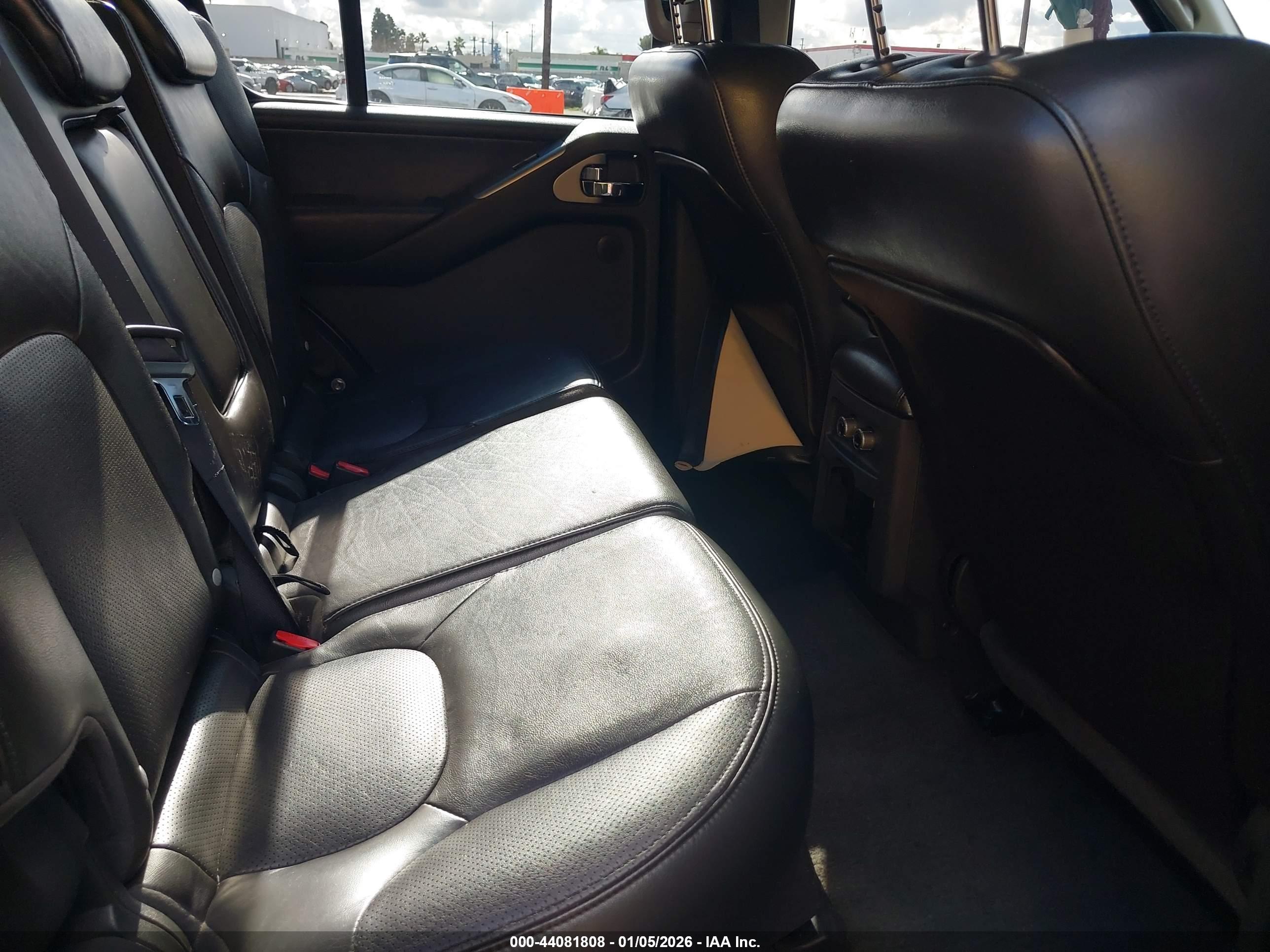 NISSAN PATHFINDER image 8