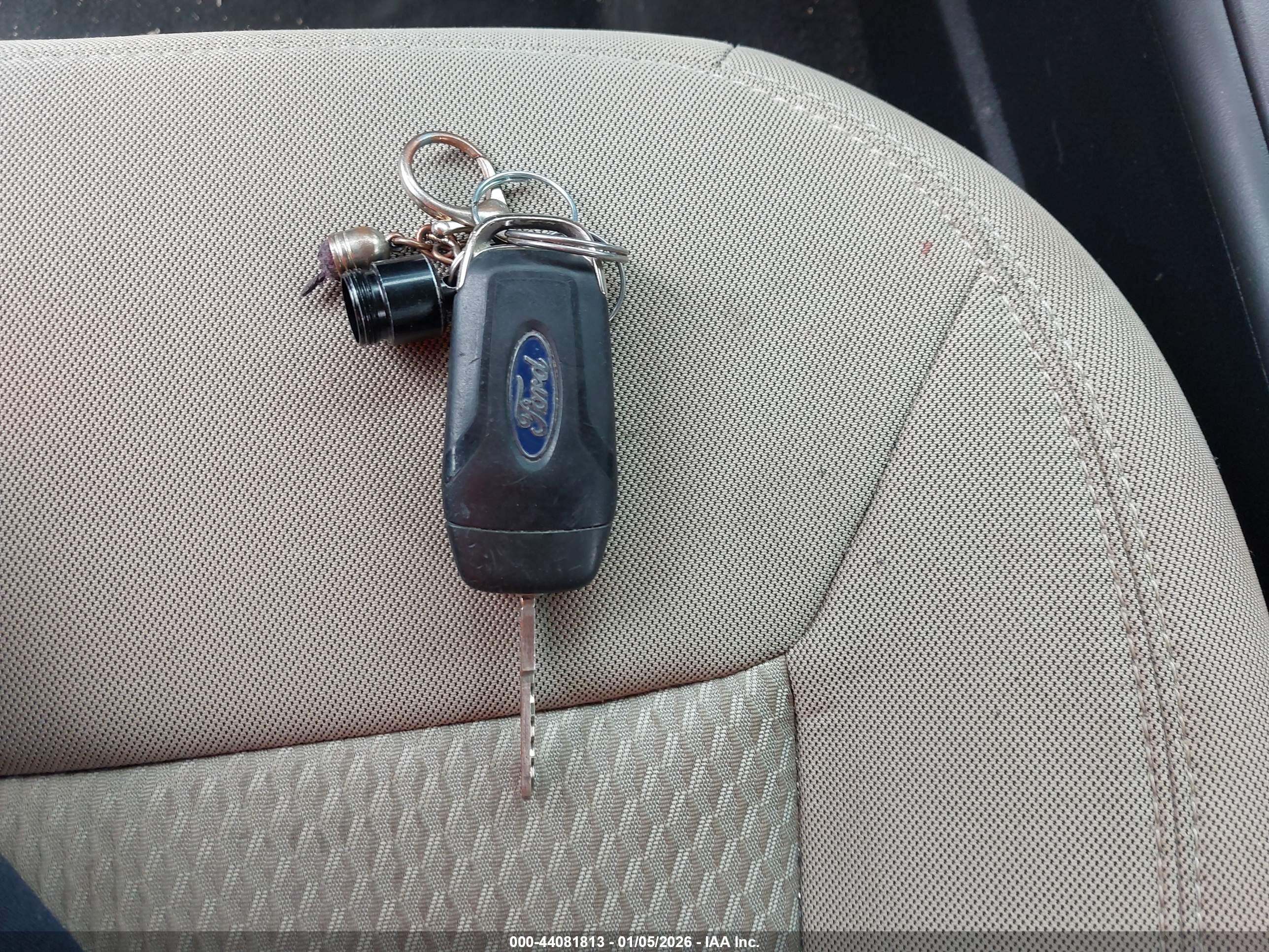 FORD EXPLORER image 11