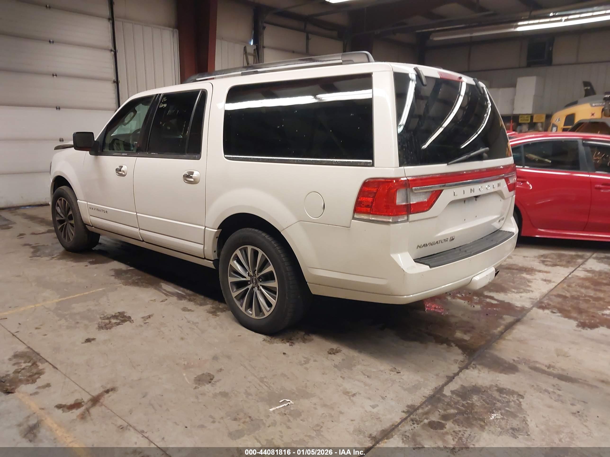 LINCOLN NAVIGATOR image 3