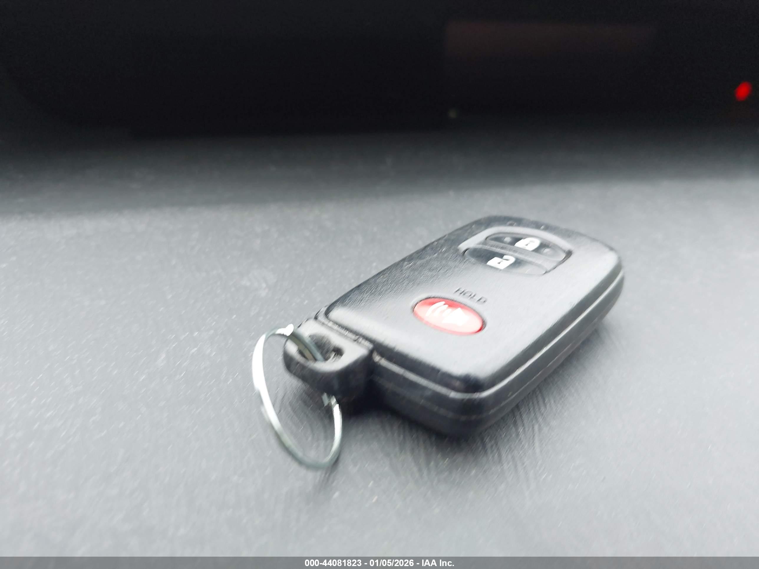 TOYOTA PRIUS image 11