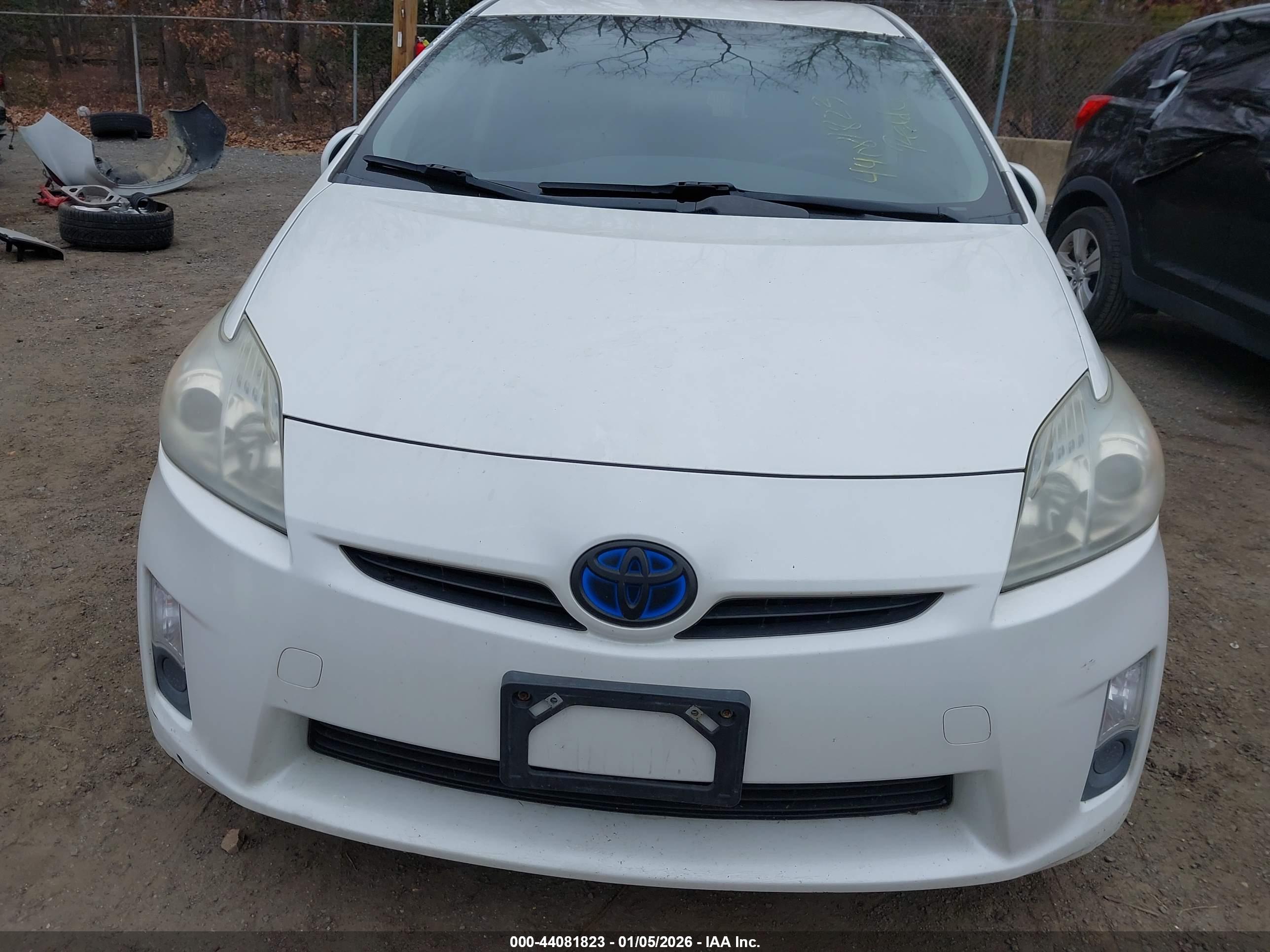 TOYOTA PRIUS image 6
