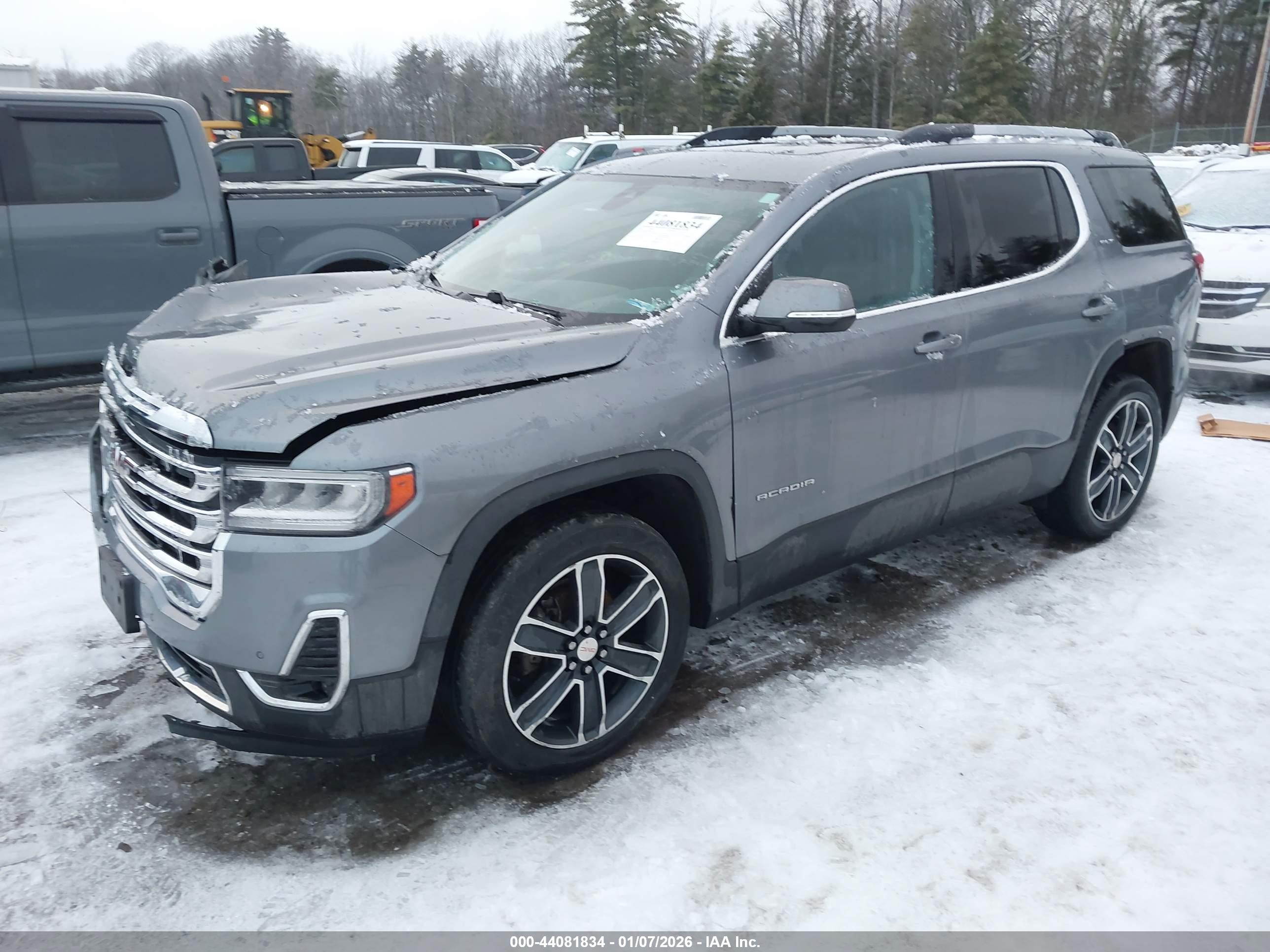 GMC ACADIA image 2