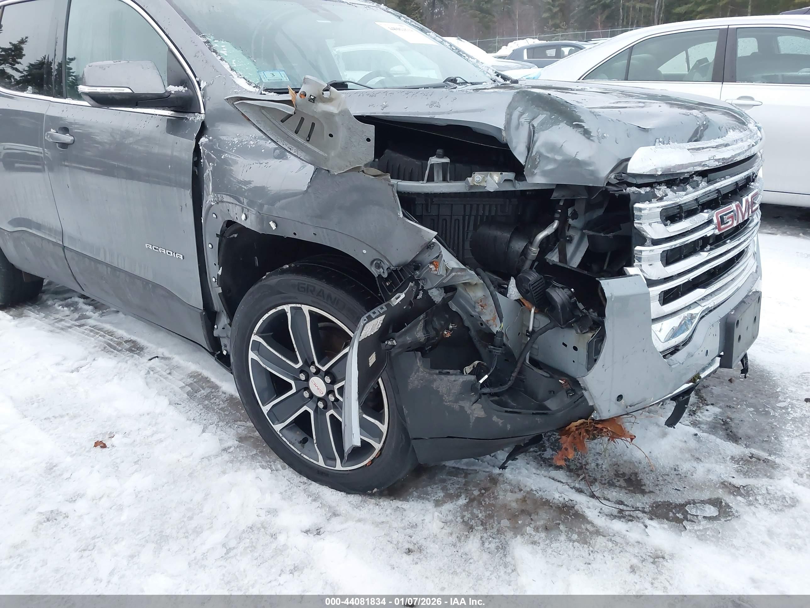 GMC ACADIA image 6