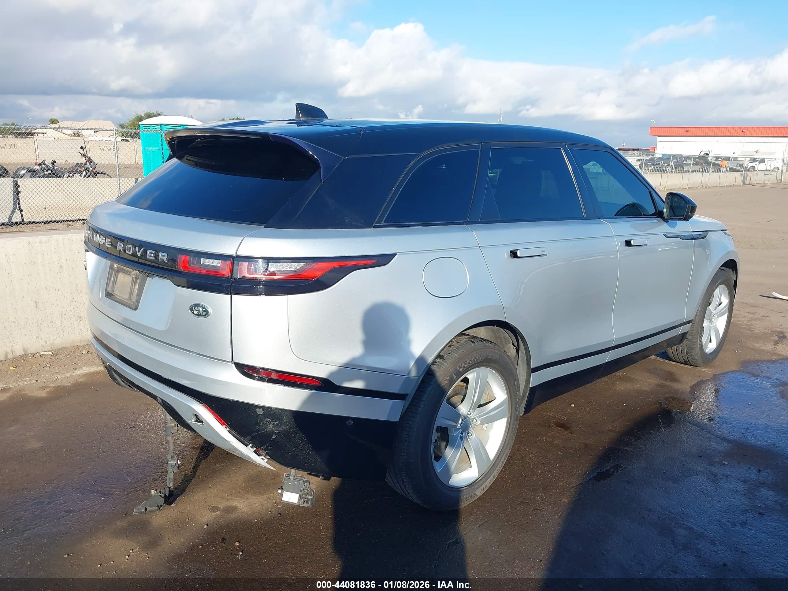 LAND ROVER image 4