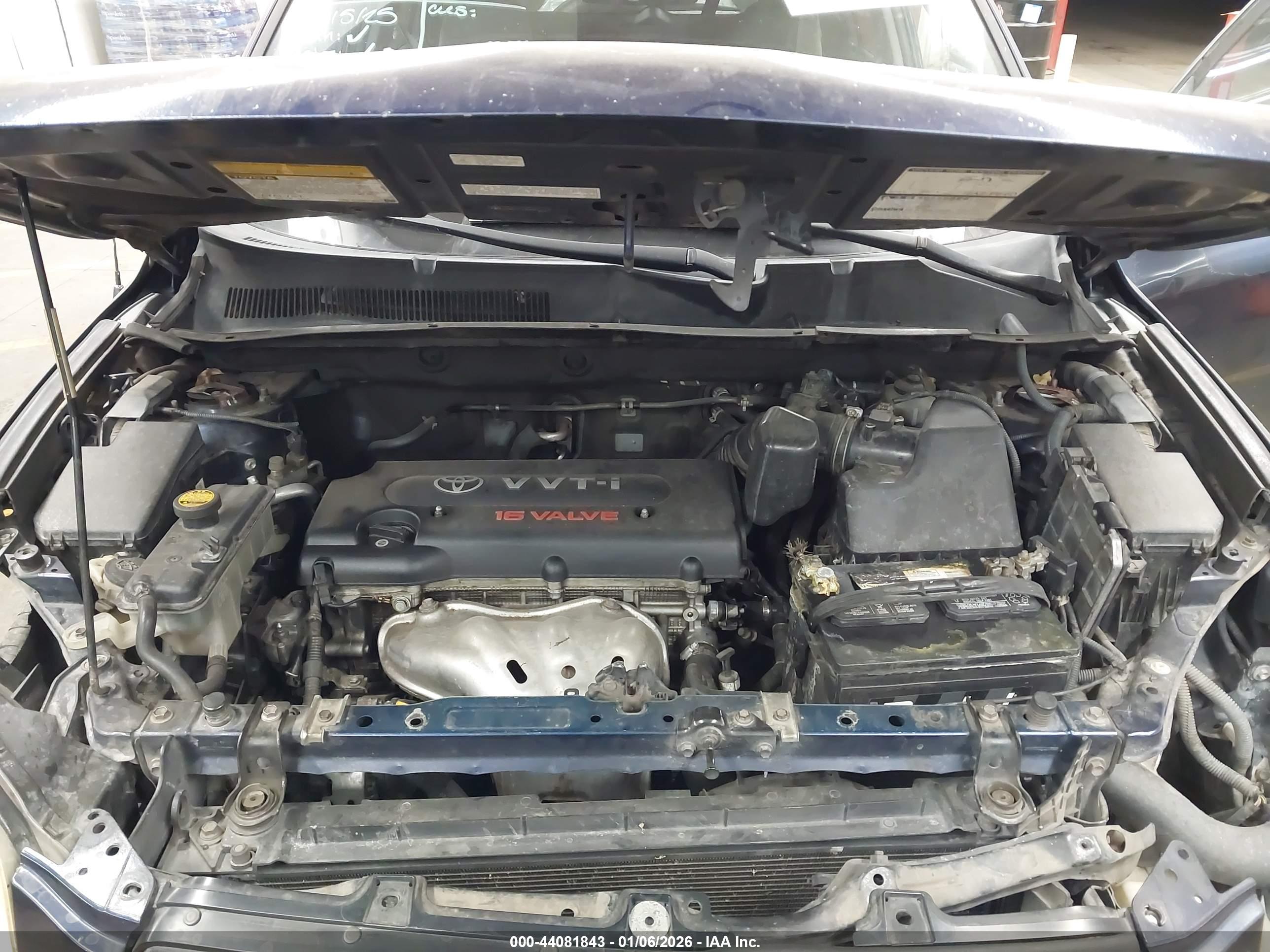 TOYOTA RAV4 image 10