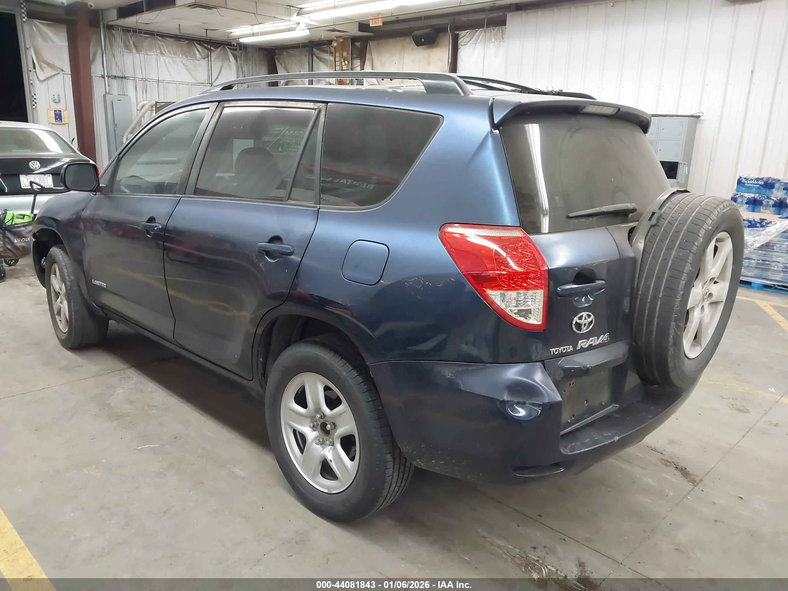 TOYOTA RAV4 image 3