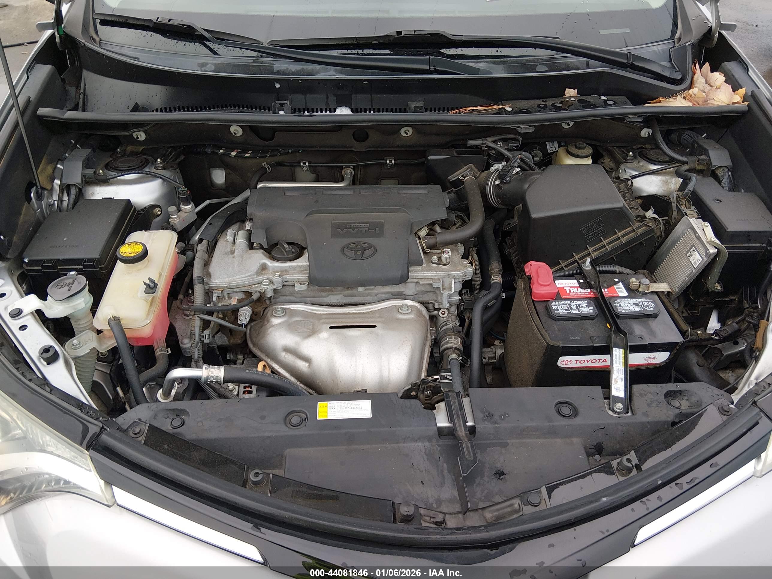 TOYOTA RAV4 image 10