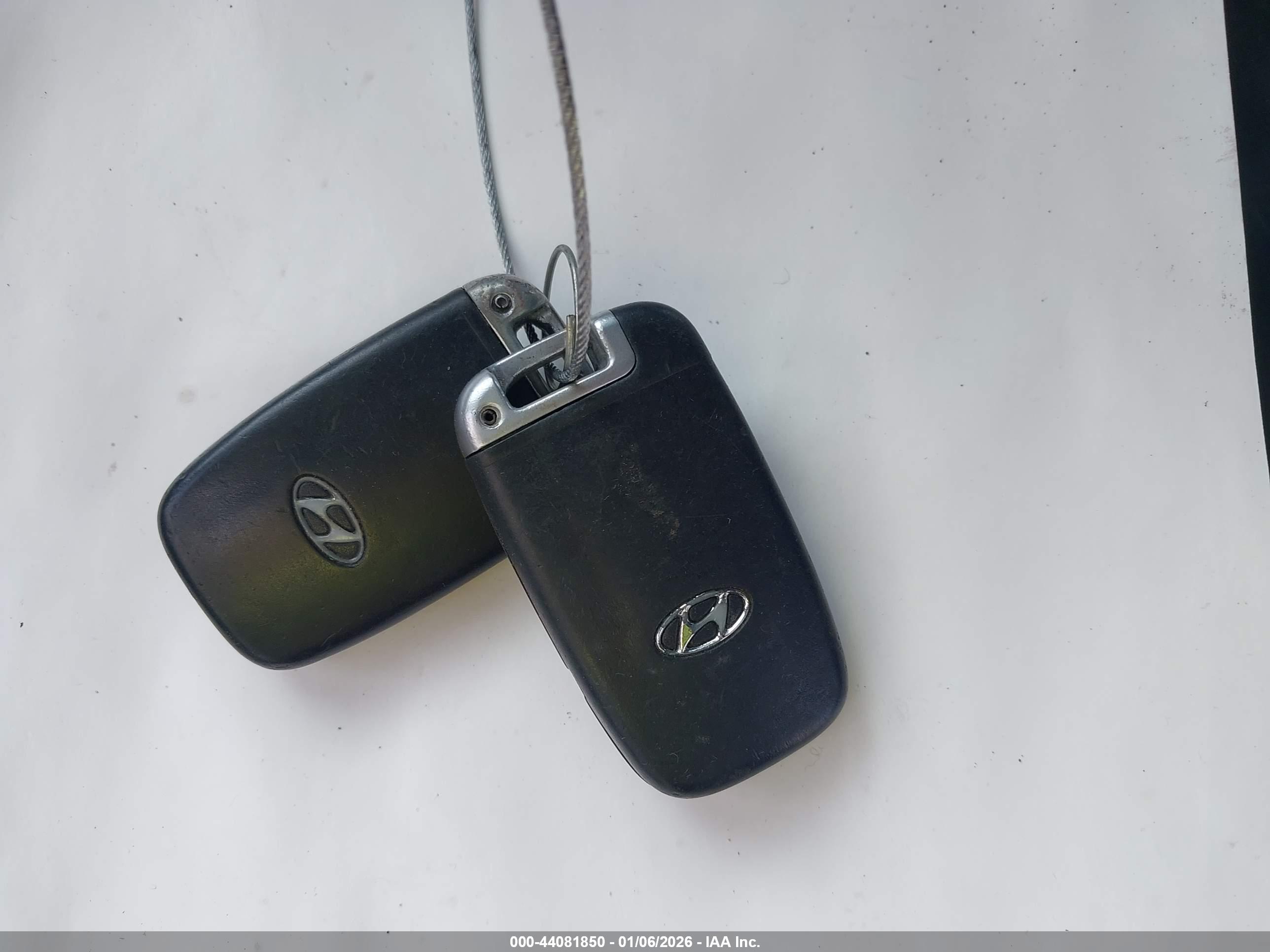 HYUNDAI GENESIS image 11