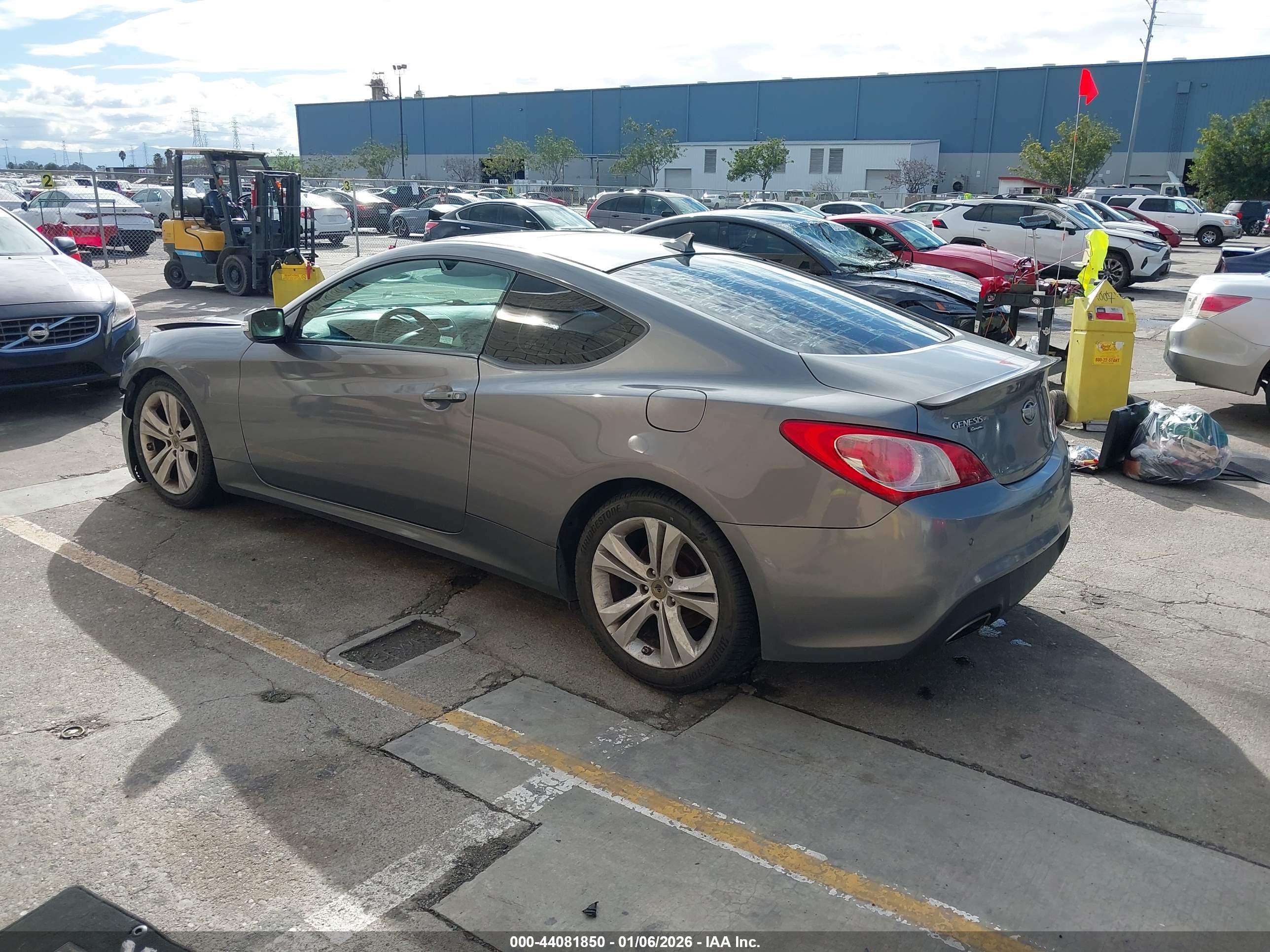 HYUNDAI GENESIS image 3