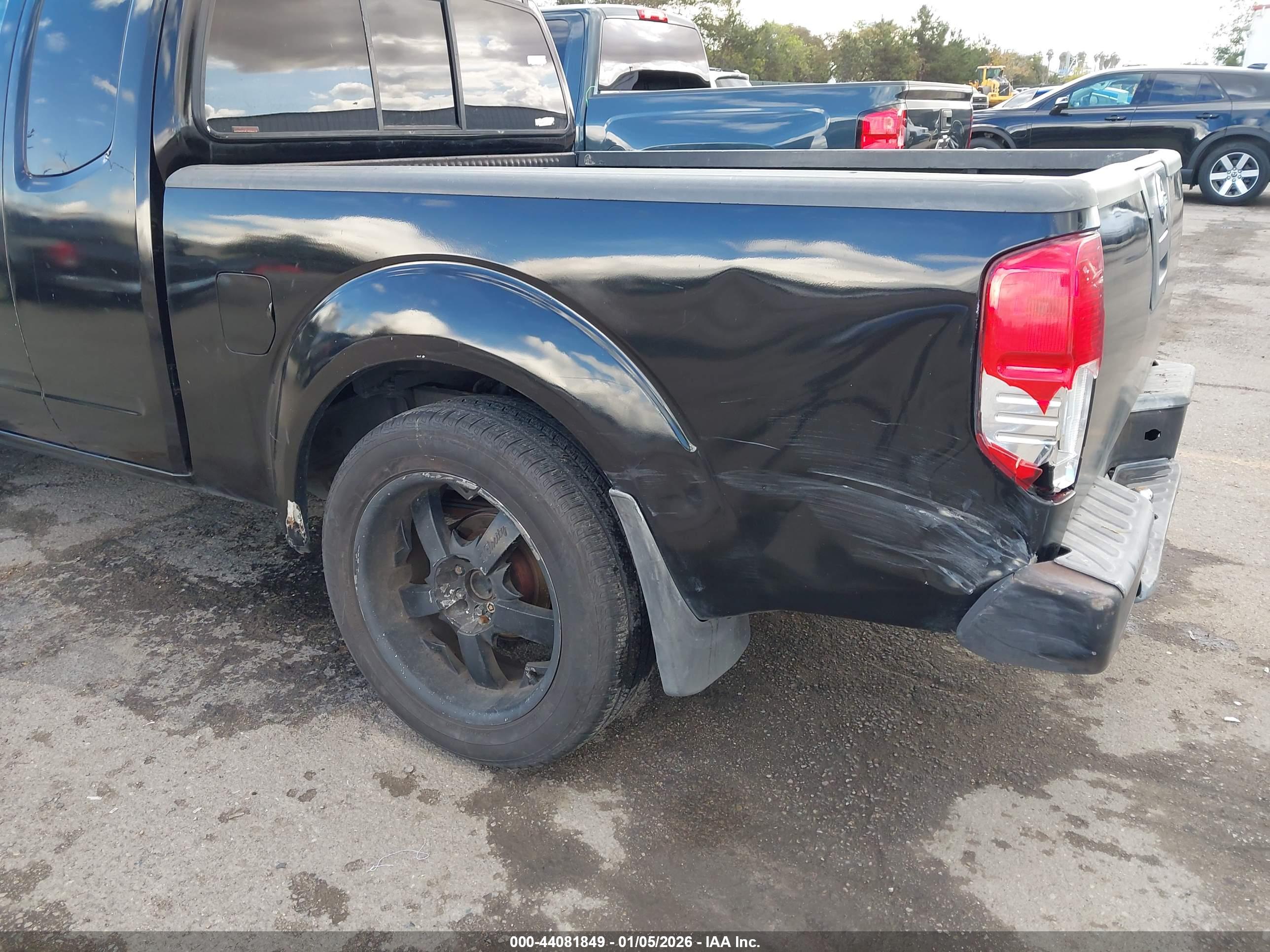 NISSAN FRONTIER image 6